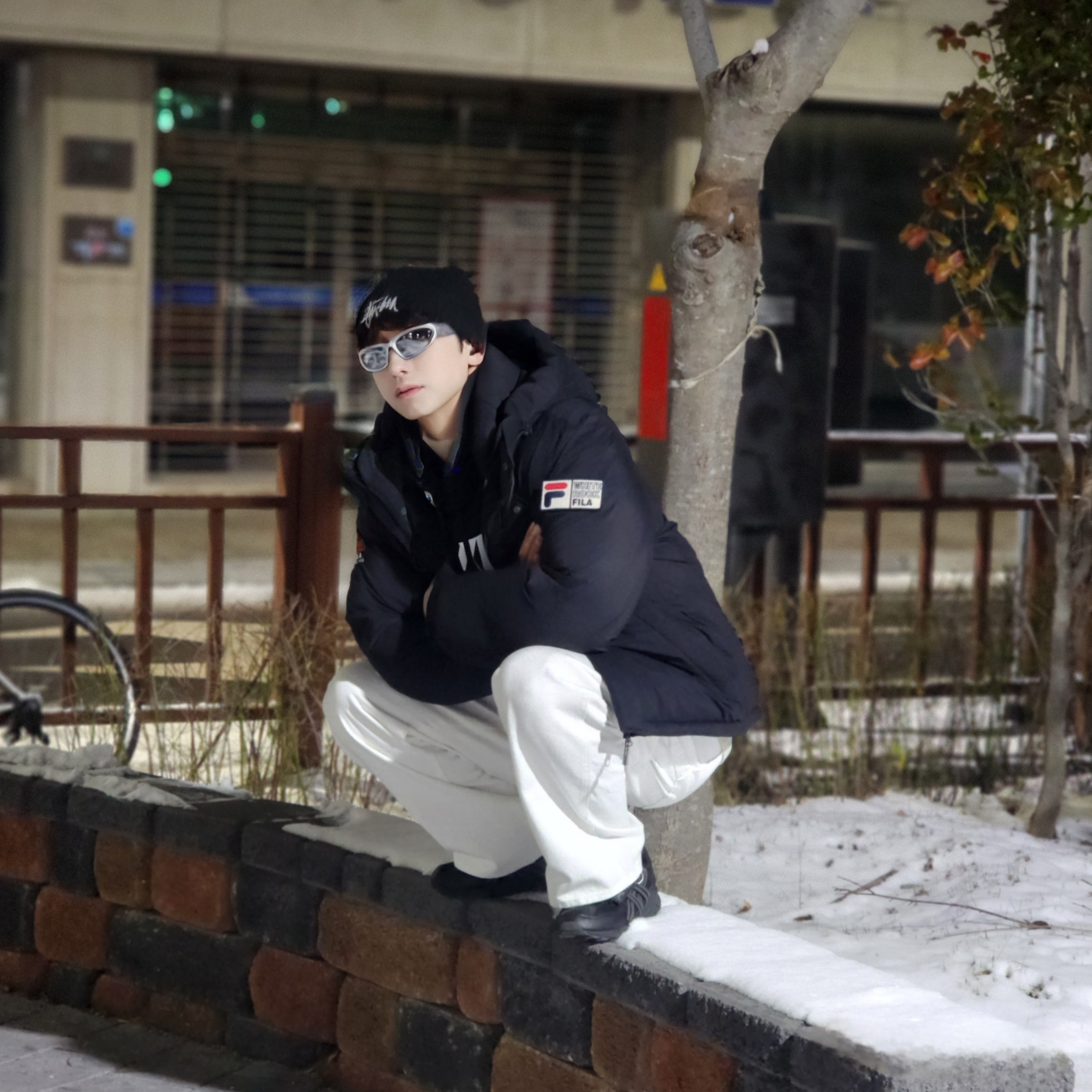Stussy Big Stock Cuff Beanie Black, Nike NSW Club Fleece Graphic Pullover Hoodie black - Asia 착용 스타일 - 5