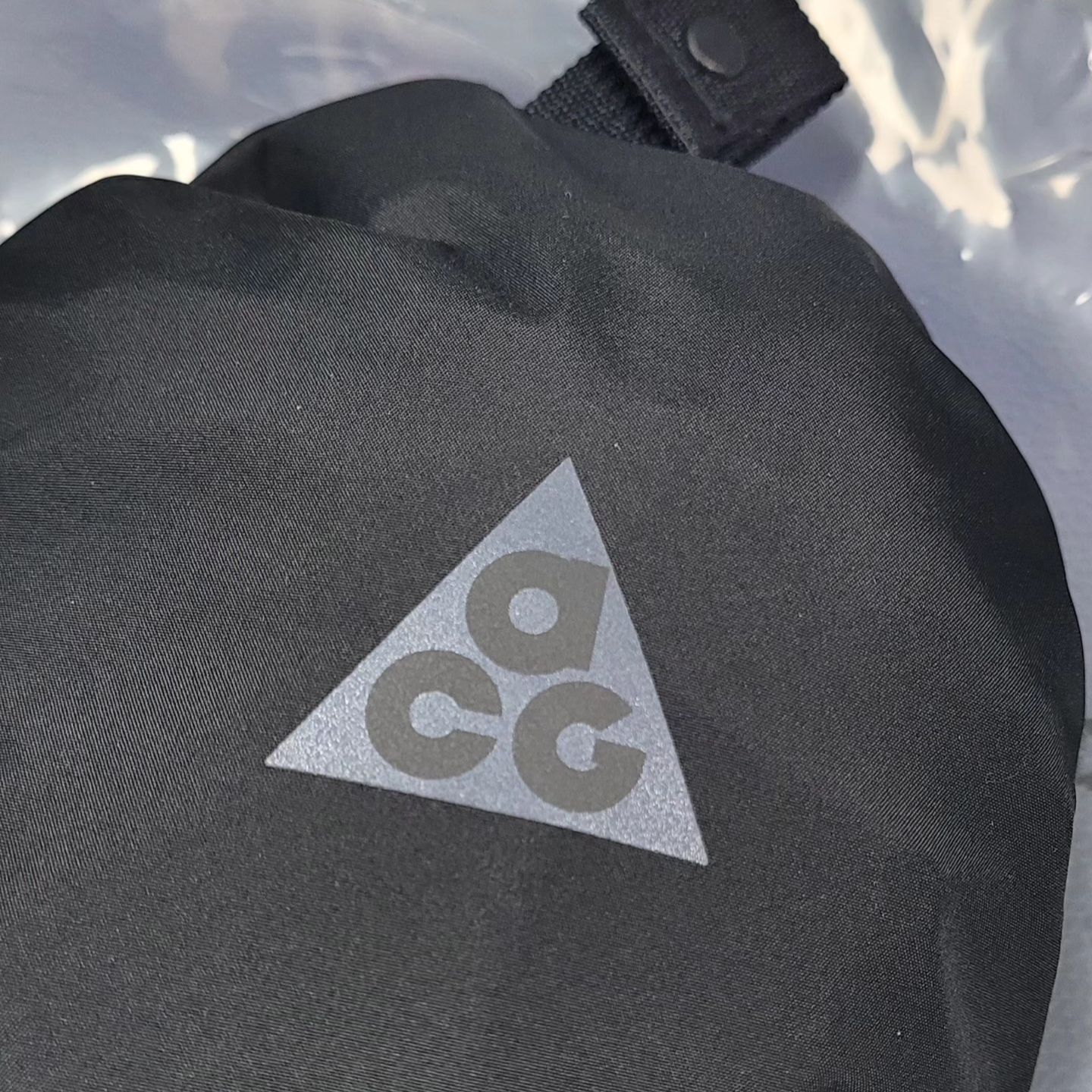 Nike ACG Apex Bucket Hat Black 착용 스타일 - 3