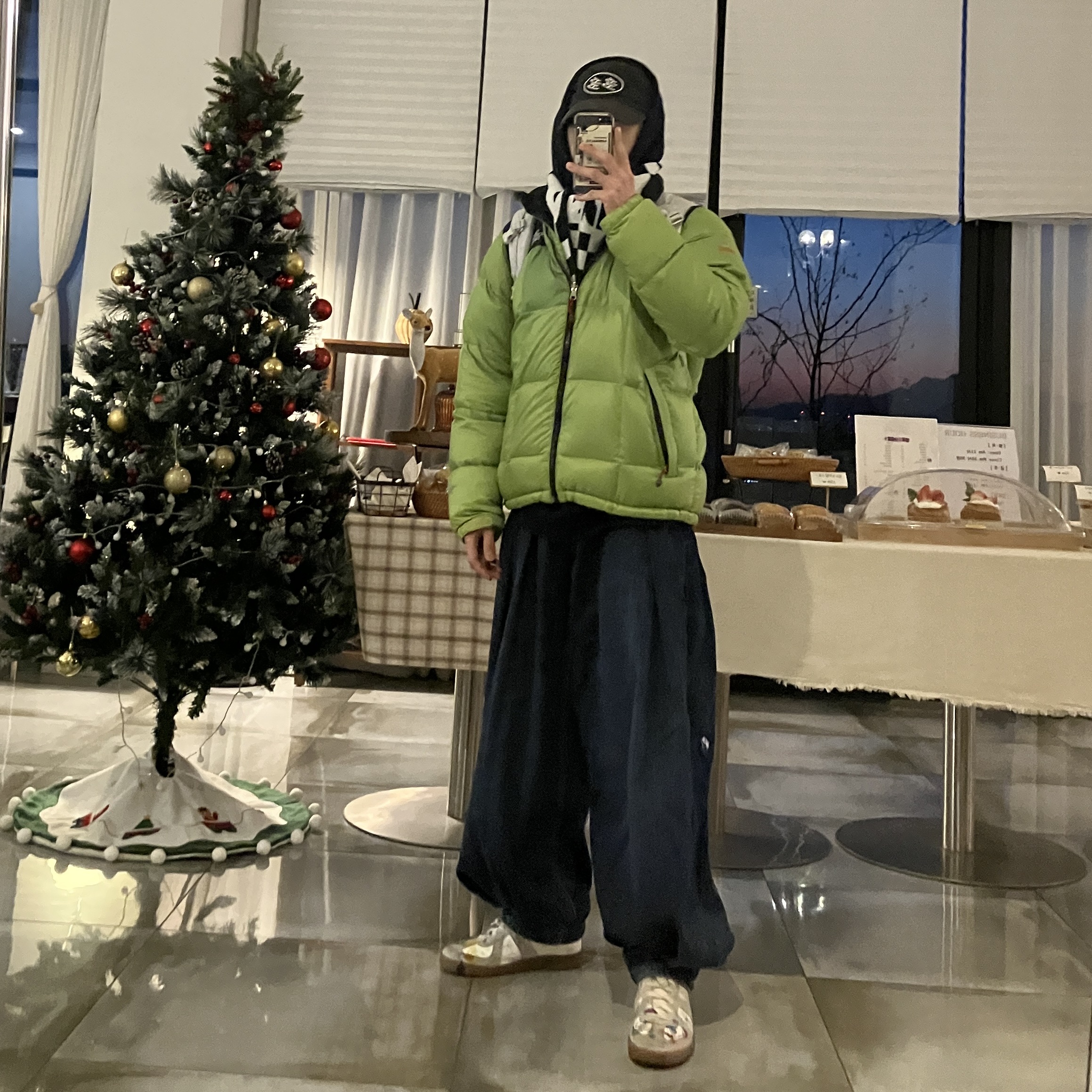 Dada Logo Cap Black White, Zara x Ader Error Wide Leg Jeans Blue 착용 스타일 - 1