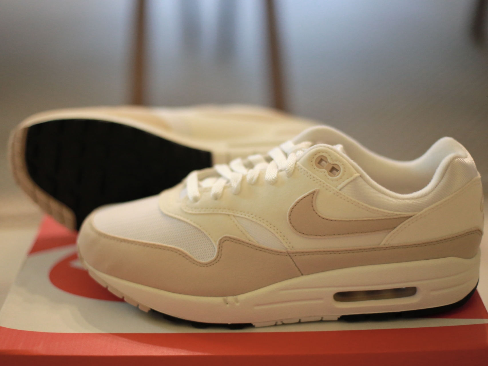 (W) Nike Air Max 1 Pale Ivory Sanddrift 착용 스타일 - 4