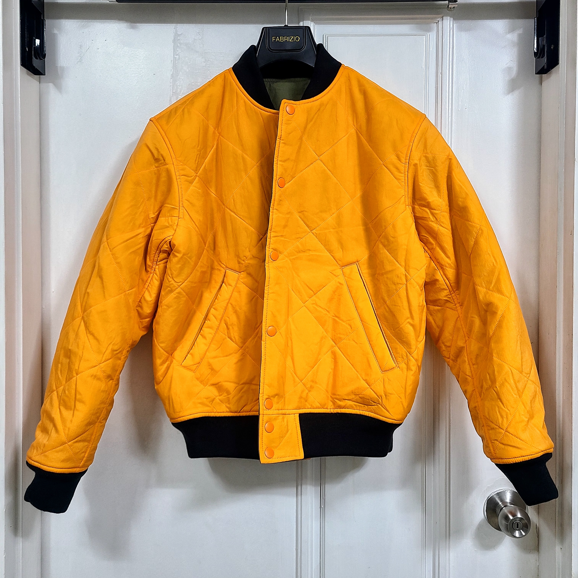 Nike x Stussy Reversible Jacket Medium Olive (FJ9153-222) 착용 스타일 - 4