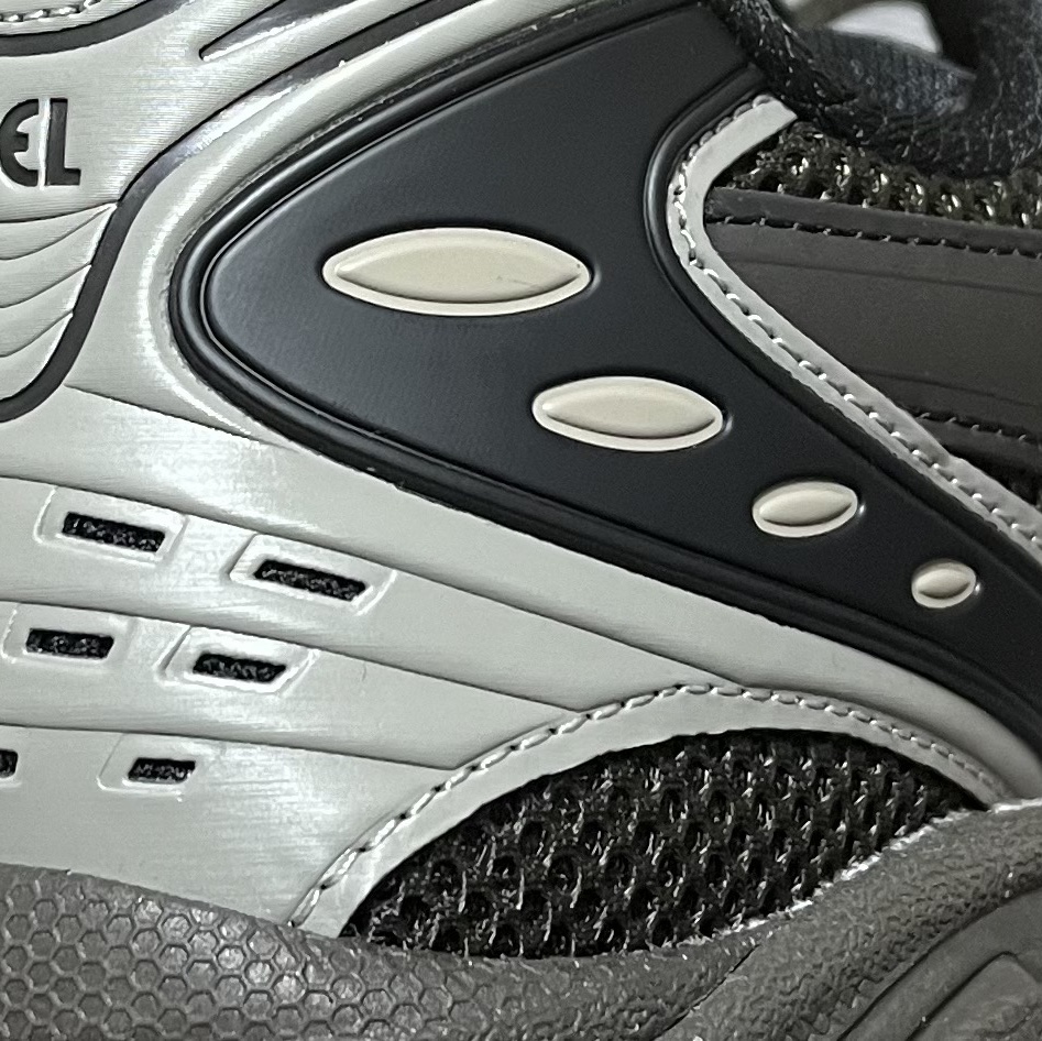 Asics x Atmos x Undermycar Gel-Kayano 14 Pepper Black 착용 스타일 - 2