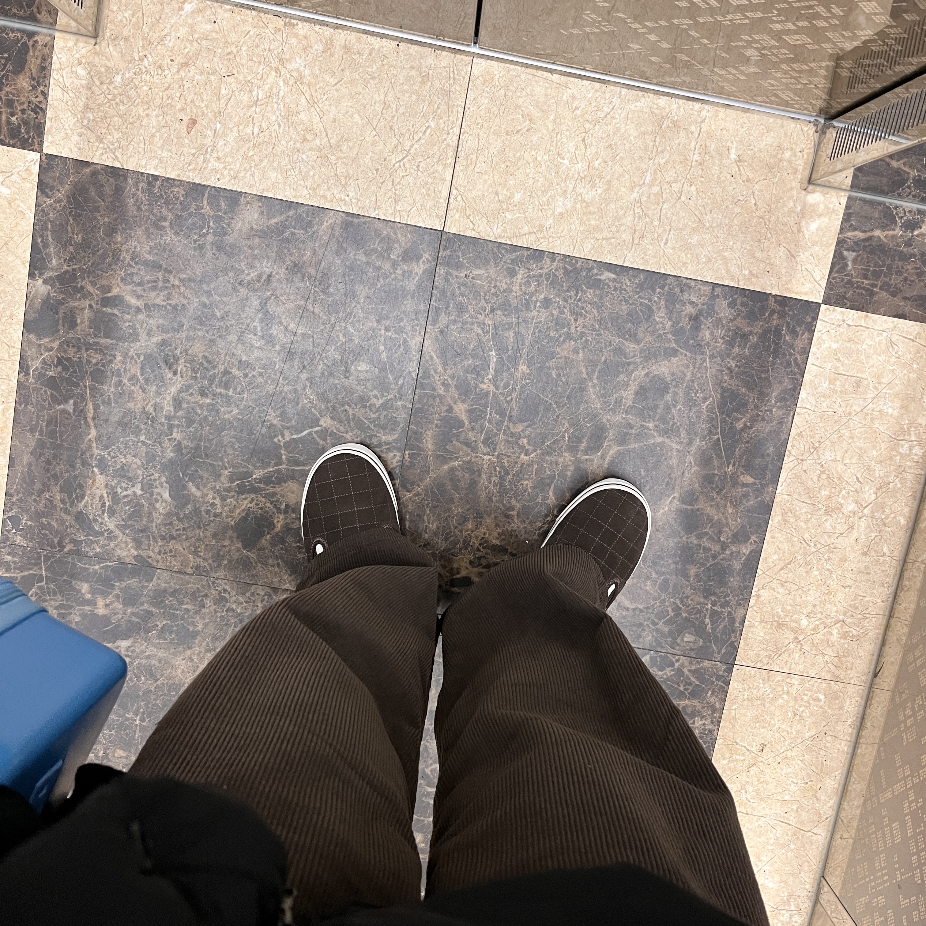 Vans Slip-er 2 Sherpa Demitasse 착용 스타일 - 1