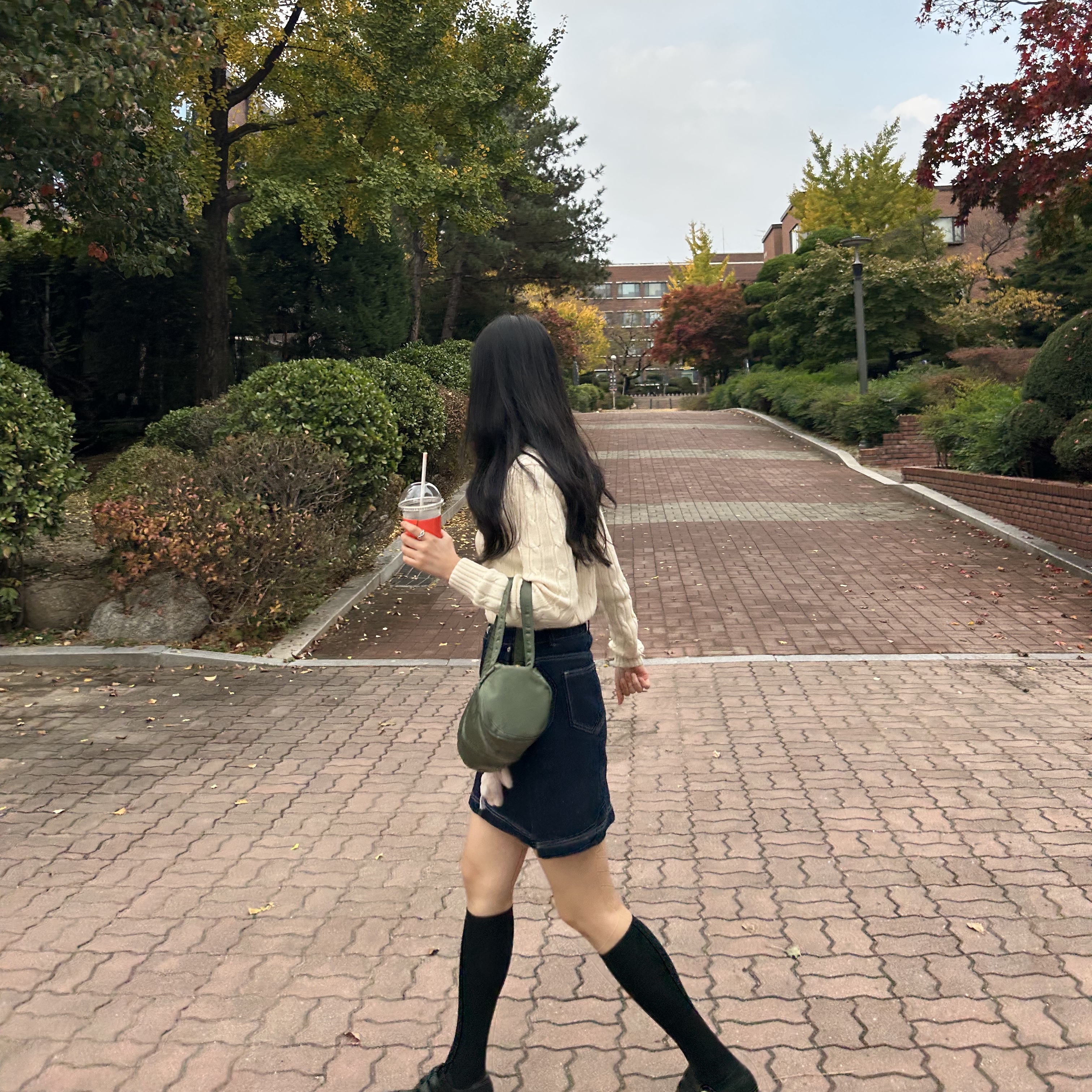 Porter Tanker Duffle Bag S Sage Green 착용 스타일