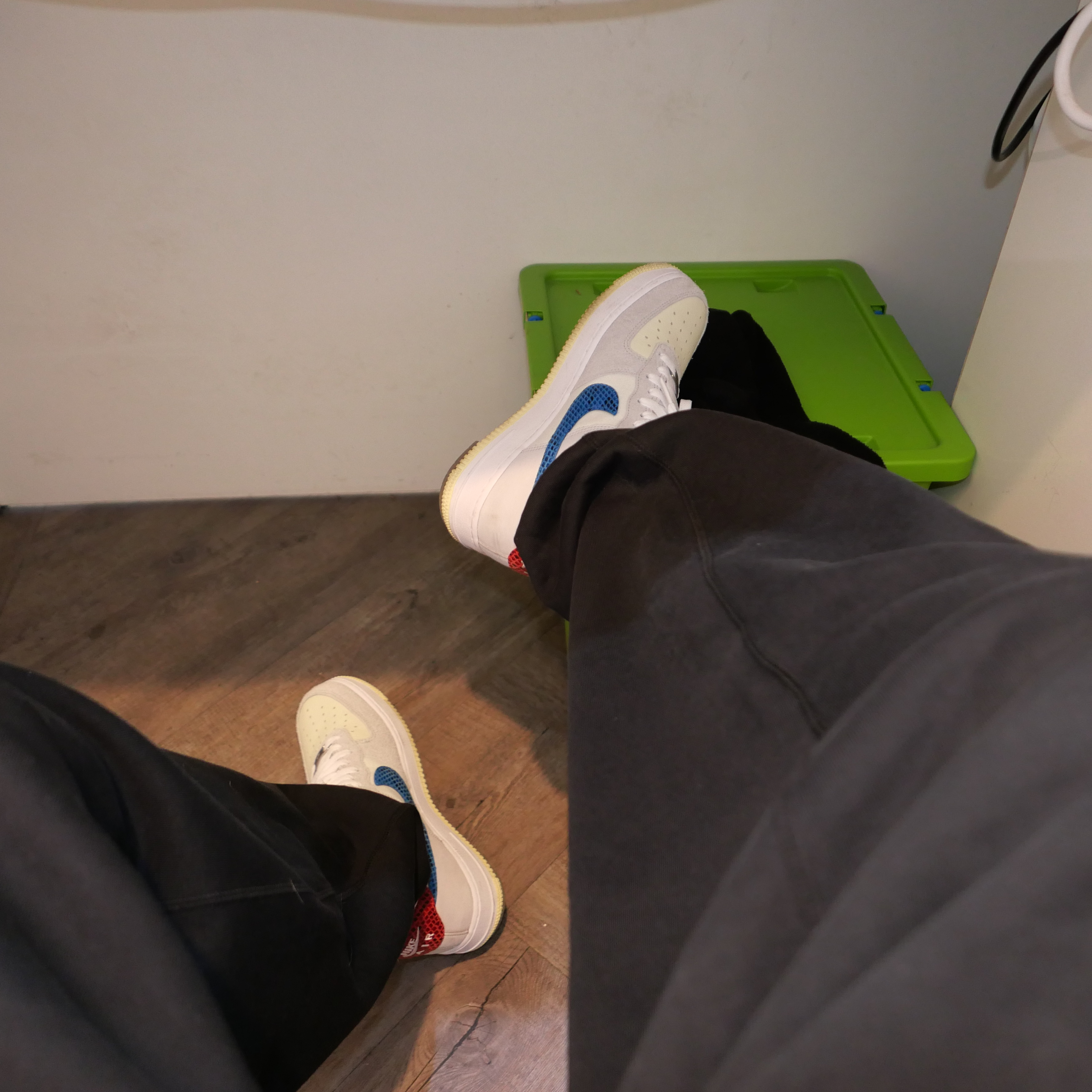 Nike x Undefeated Air Force 1 Low SP 5 On It, Nike x Stussy Washed Fleece Pants Black (FN5235-010) 착용 스타일 - 4