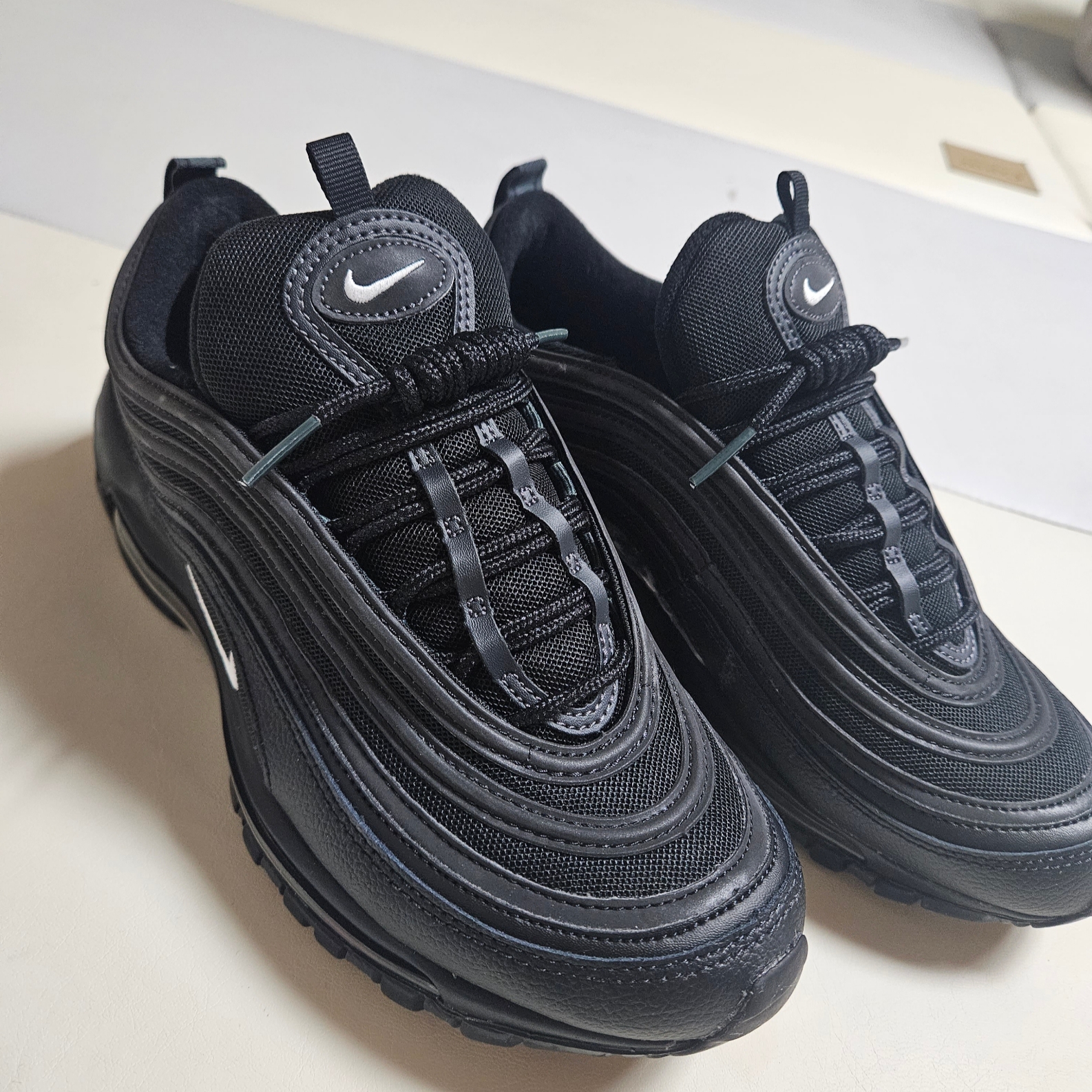Nike Air Max 97 Black White Anthracite 착용 스타일 - 3