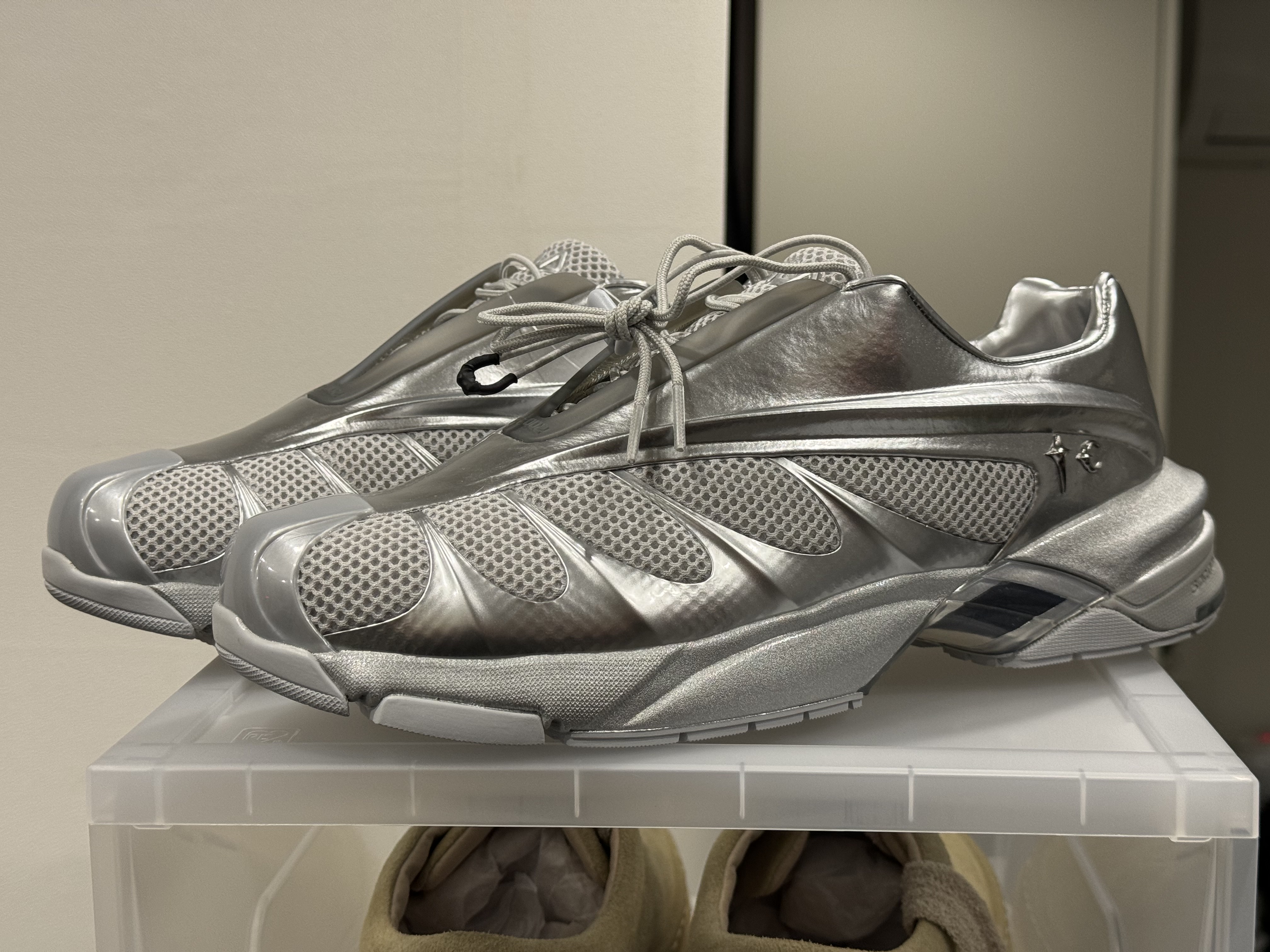 Fila x Thug Club Replica 2002 Grey White 착용 스타일 - 1