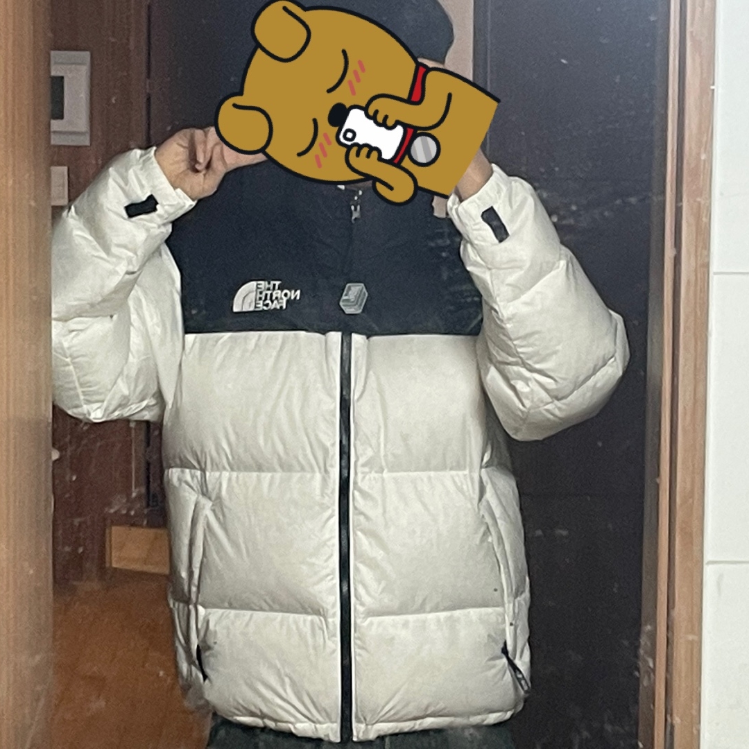 The North Face 1996 Eco Nuptse Jacket White 착용 스타일