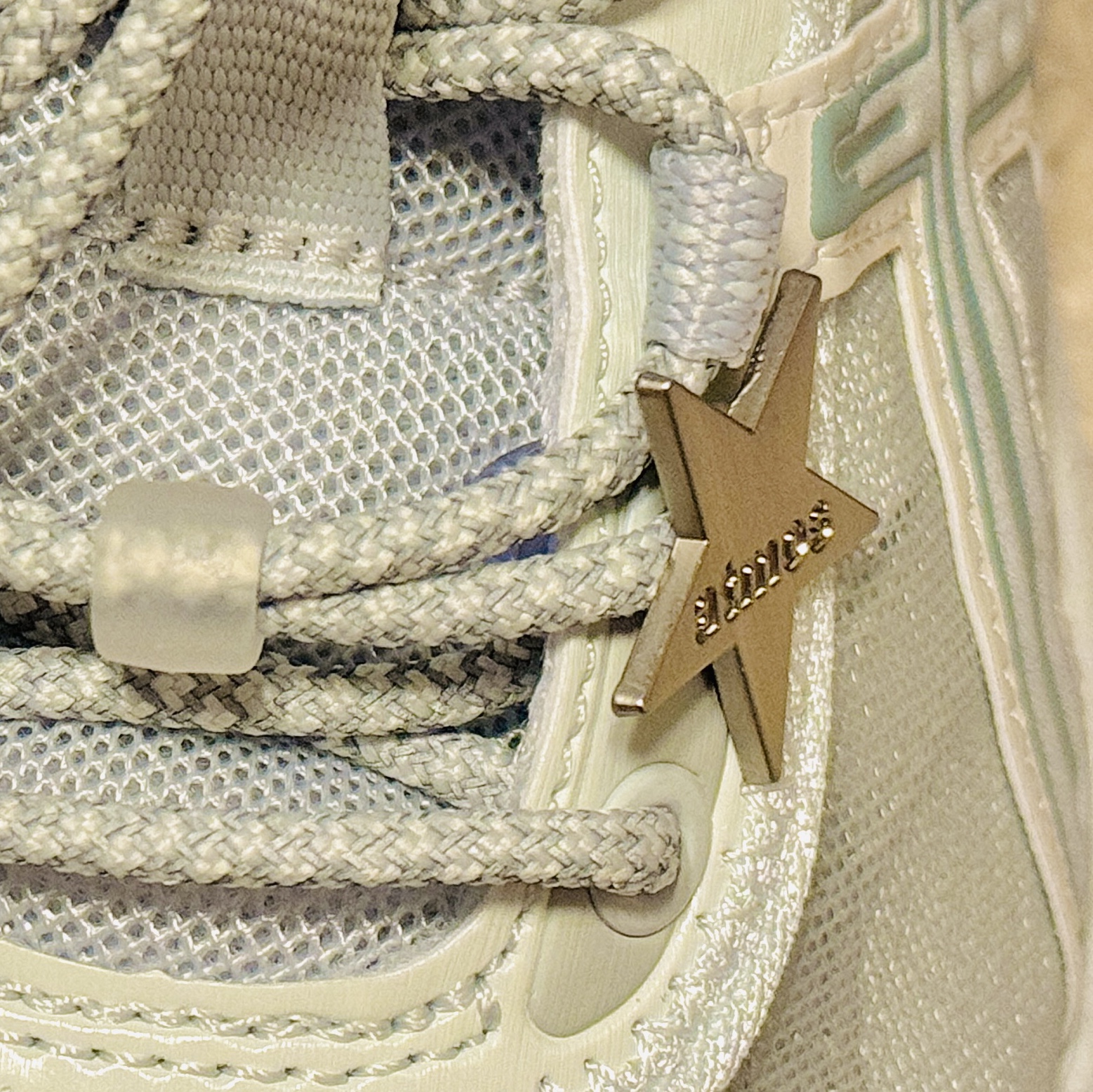 Asics x Atmos x Ojos Gel-1130 RE Glacier Grey Pure Silver 착용 스타일 - 4