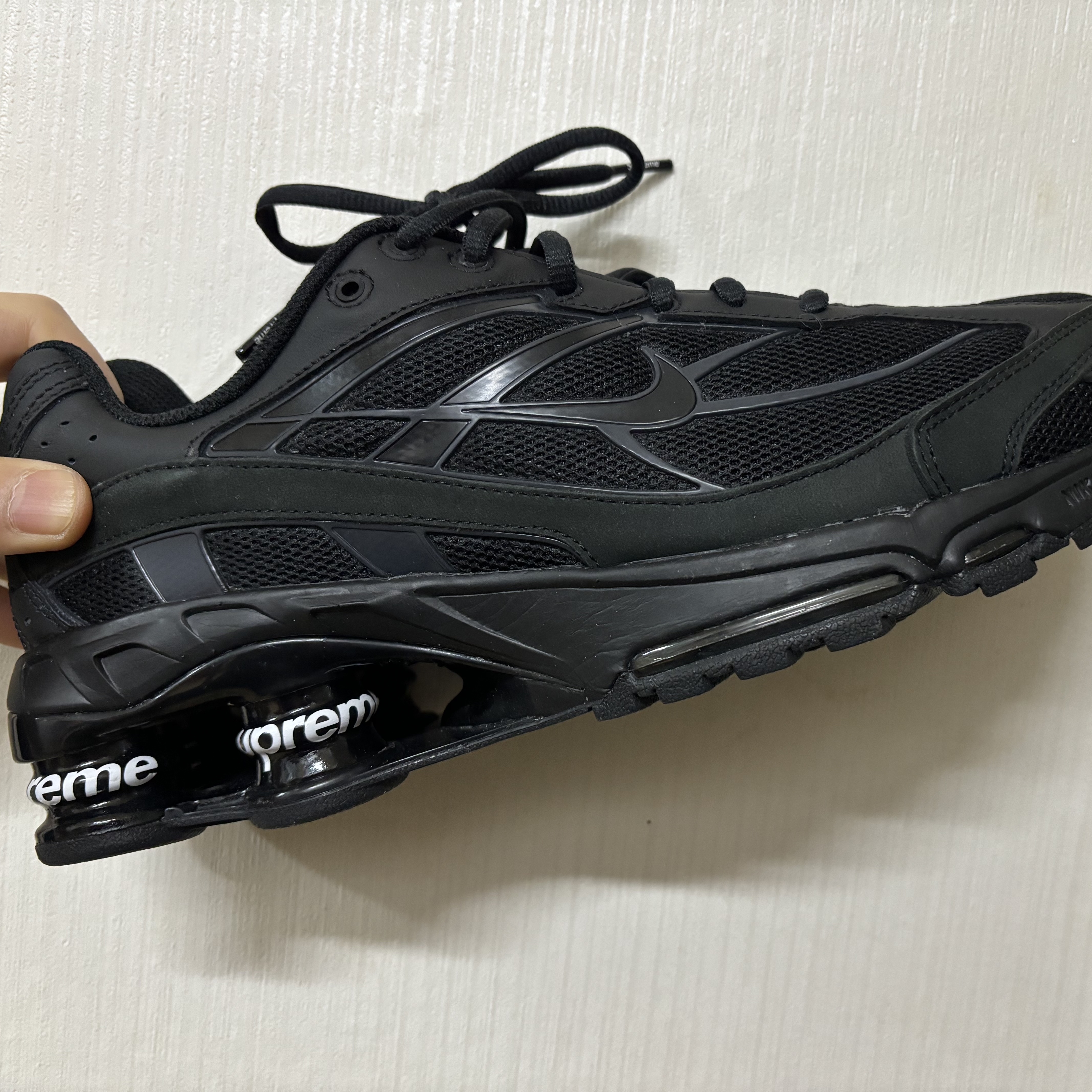 Nike x Supreme Shox Ride 2 SP Neutral Olive, Nike x Supreme Shox Ride 2 SP Black 착용 스타일 - 3