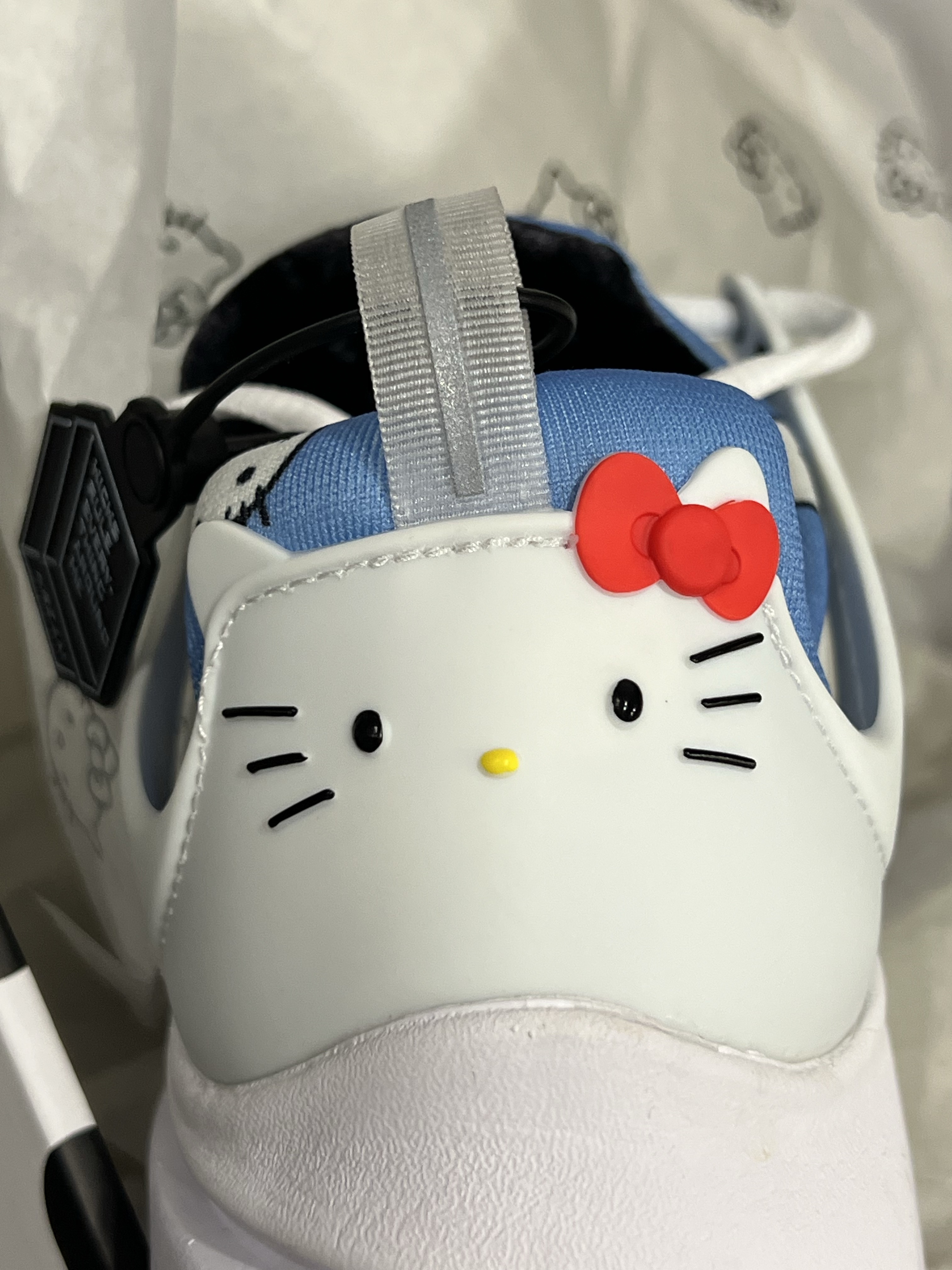 Nike x Hello Kitty Air Presto University Blue 착용 스타일 - 3