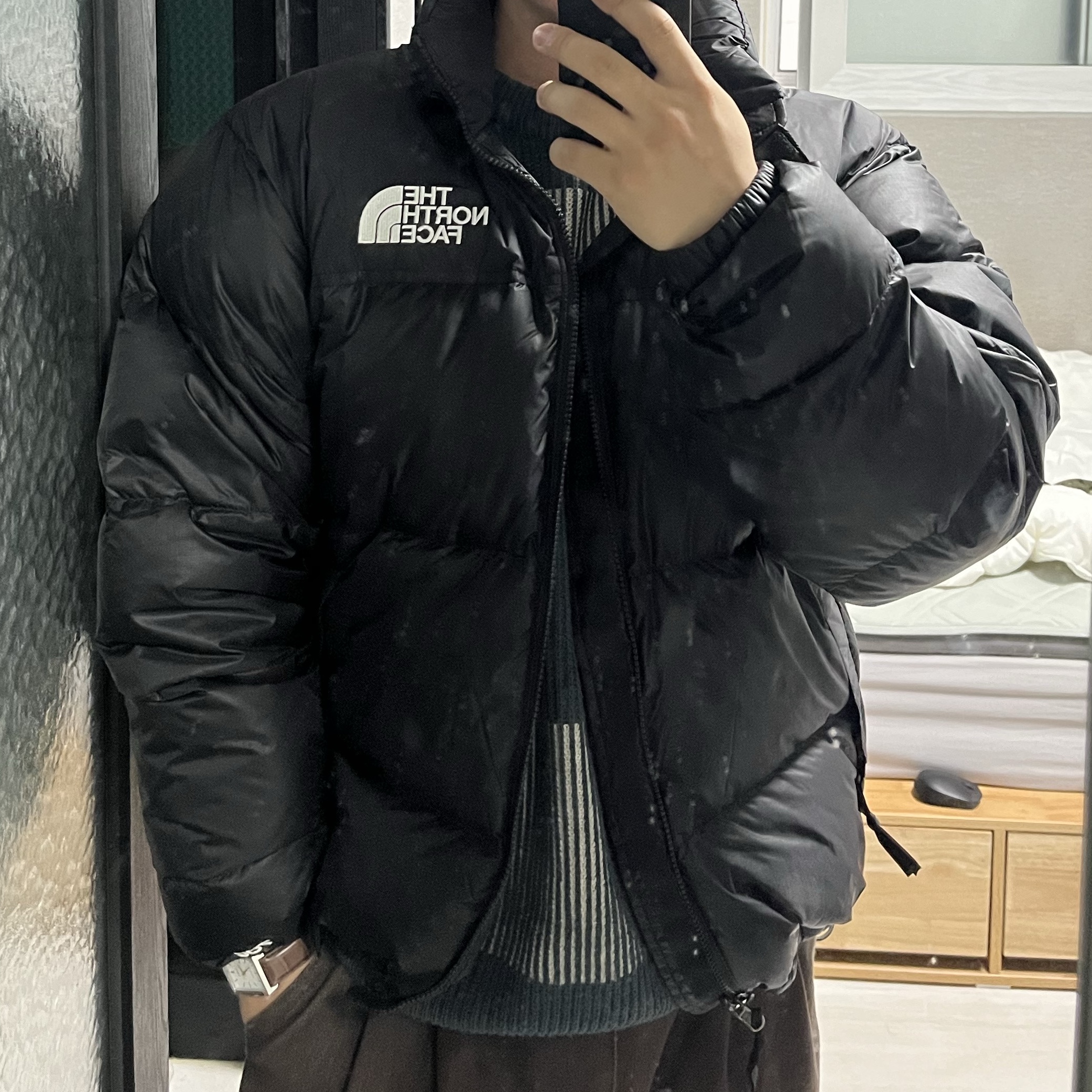 The North Face 1996 Retro Nuptse Down Jacket TNF Black 착용 스타일 - 2