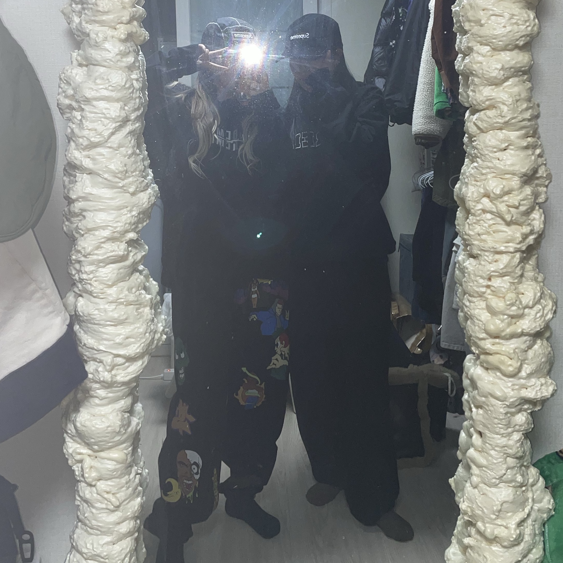 Supreme Corduroy Camp Cap Black - 23FW, Supreme Sunrise Sweatpants Black - 23FW 착용 스타일