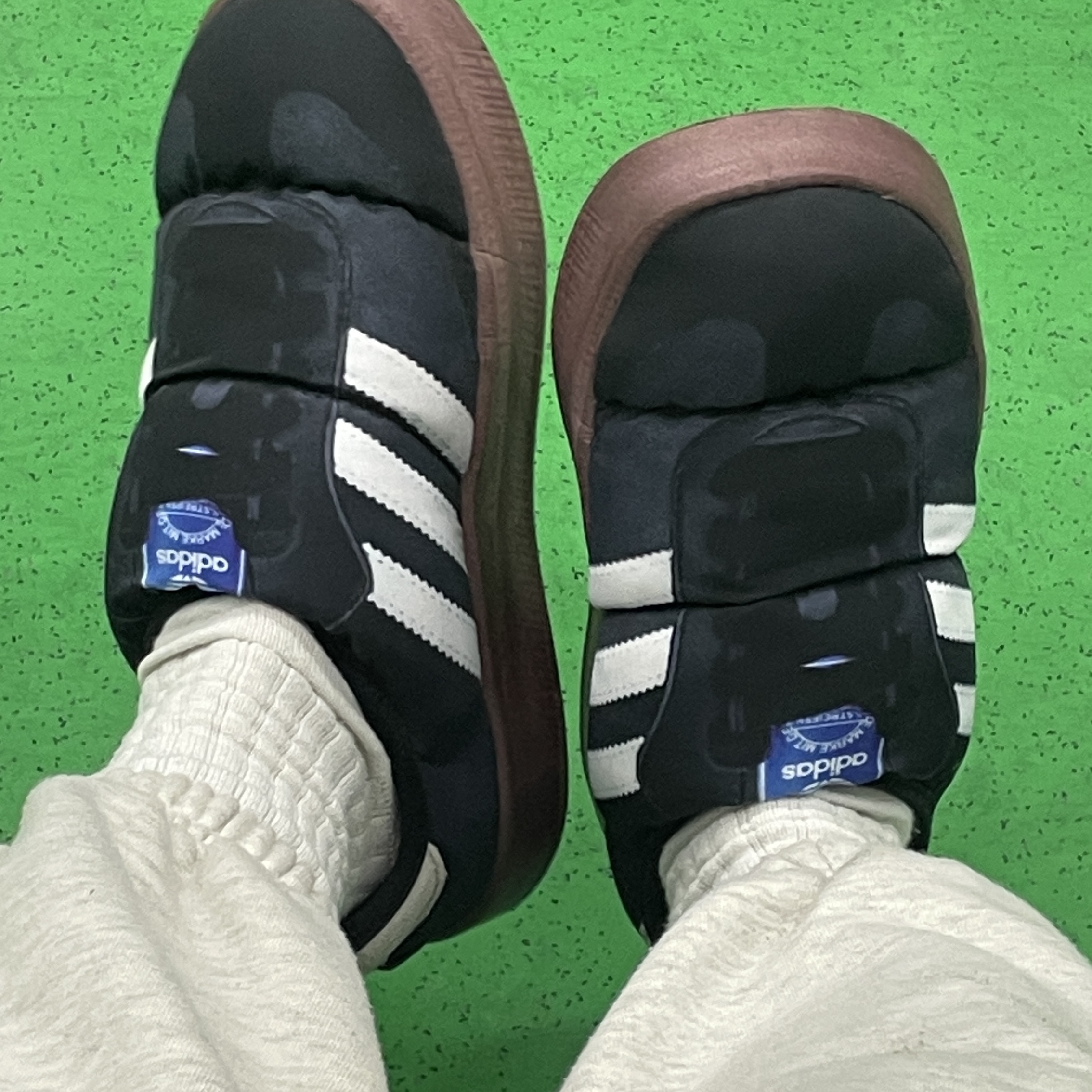 Adidas Puffylette Samba Core Black 착용 스타일 - 1