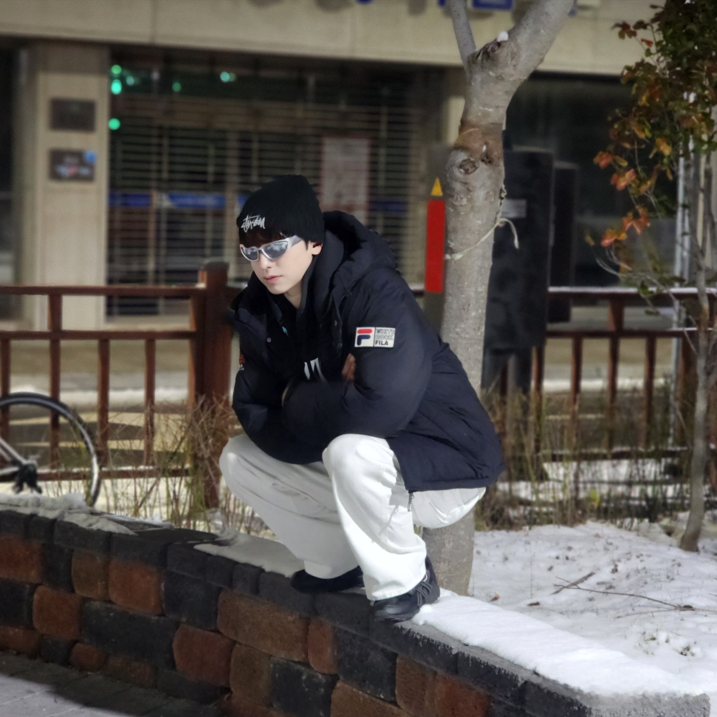Stussy Big Stock Cuff Beanie Black, Nike NSW Club Fleece Graphic Pullover Hoodie black - Asia 착용 스타일 - 4