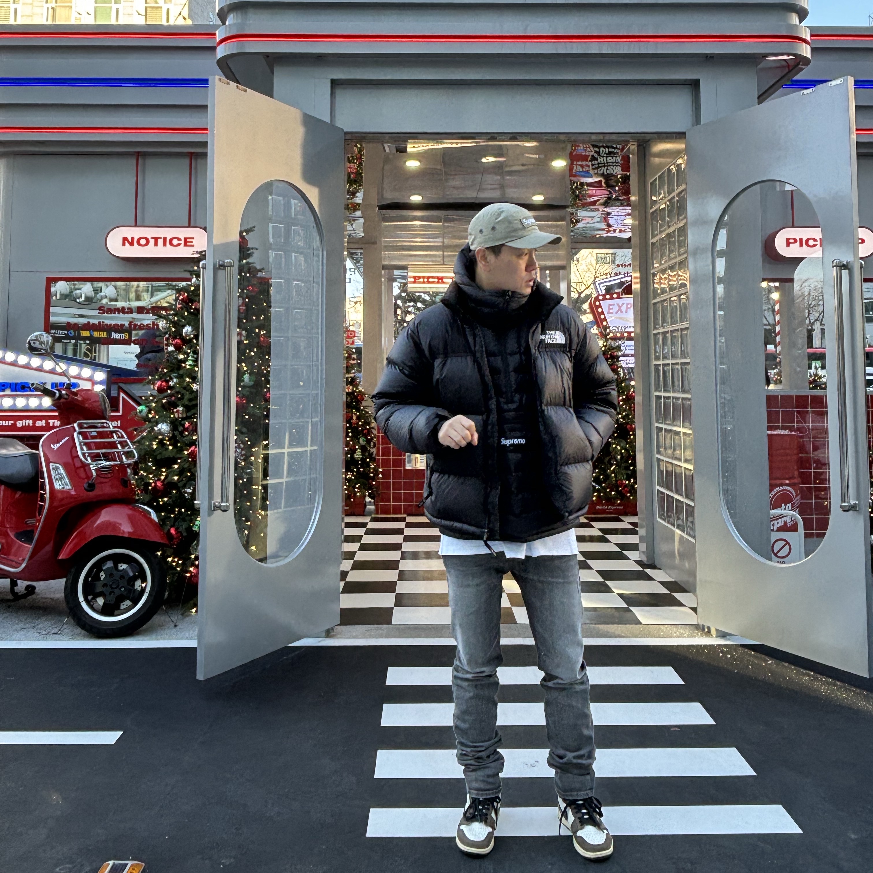 Supreme Micro Down Half Zip Hooded Pullover Black - 23FW, Supreme Ventile Camp Cap Olive - 23SS 착용 스타일 - 1