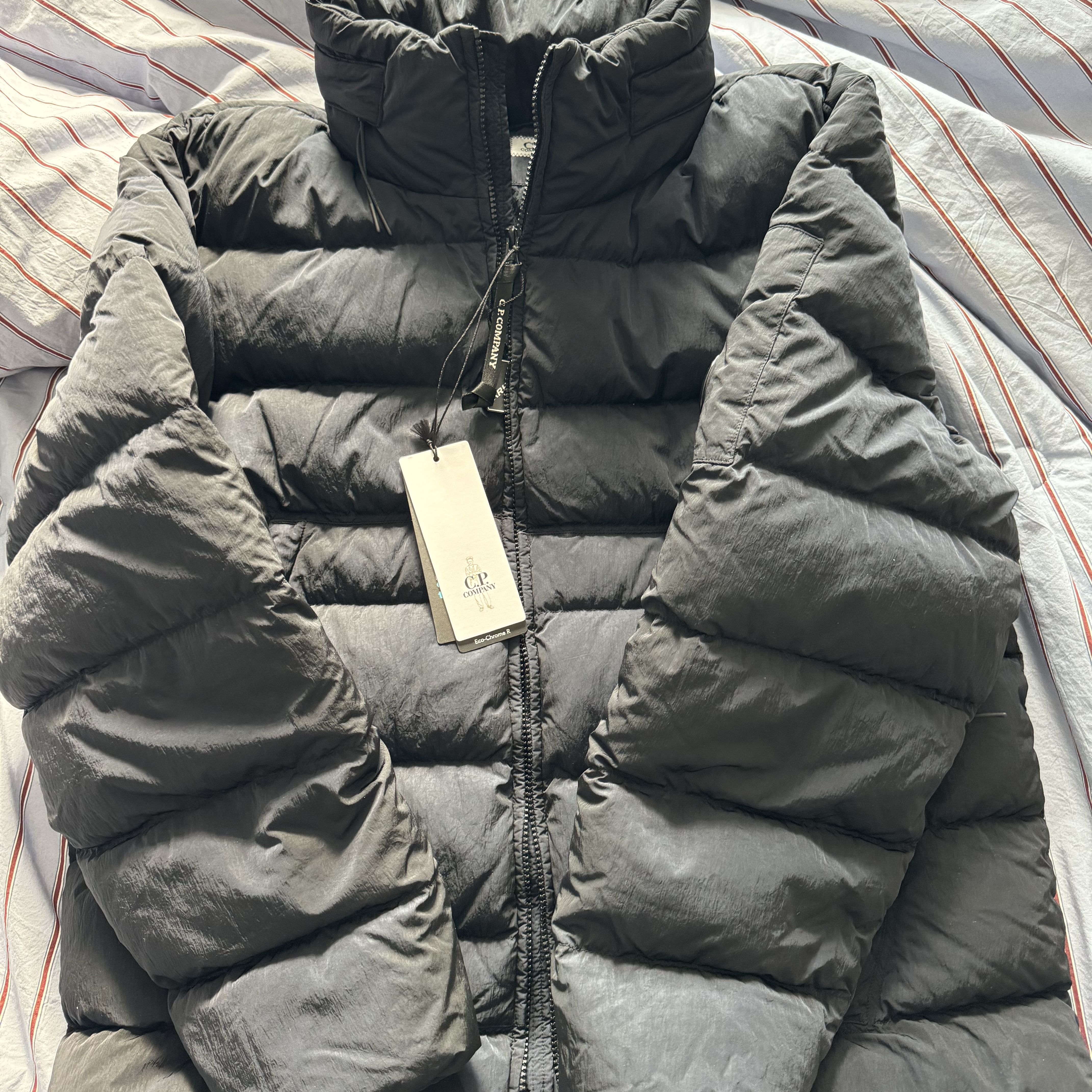 C.P. Company Eco-Chrome R Down Jacket Total Eclipse Blue - 23FW 착용 스타일