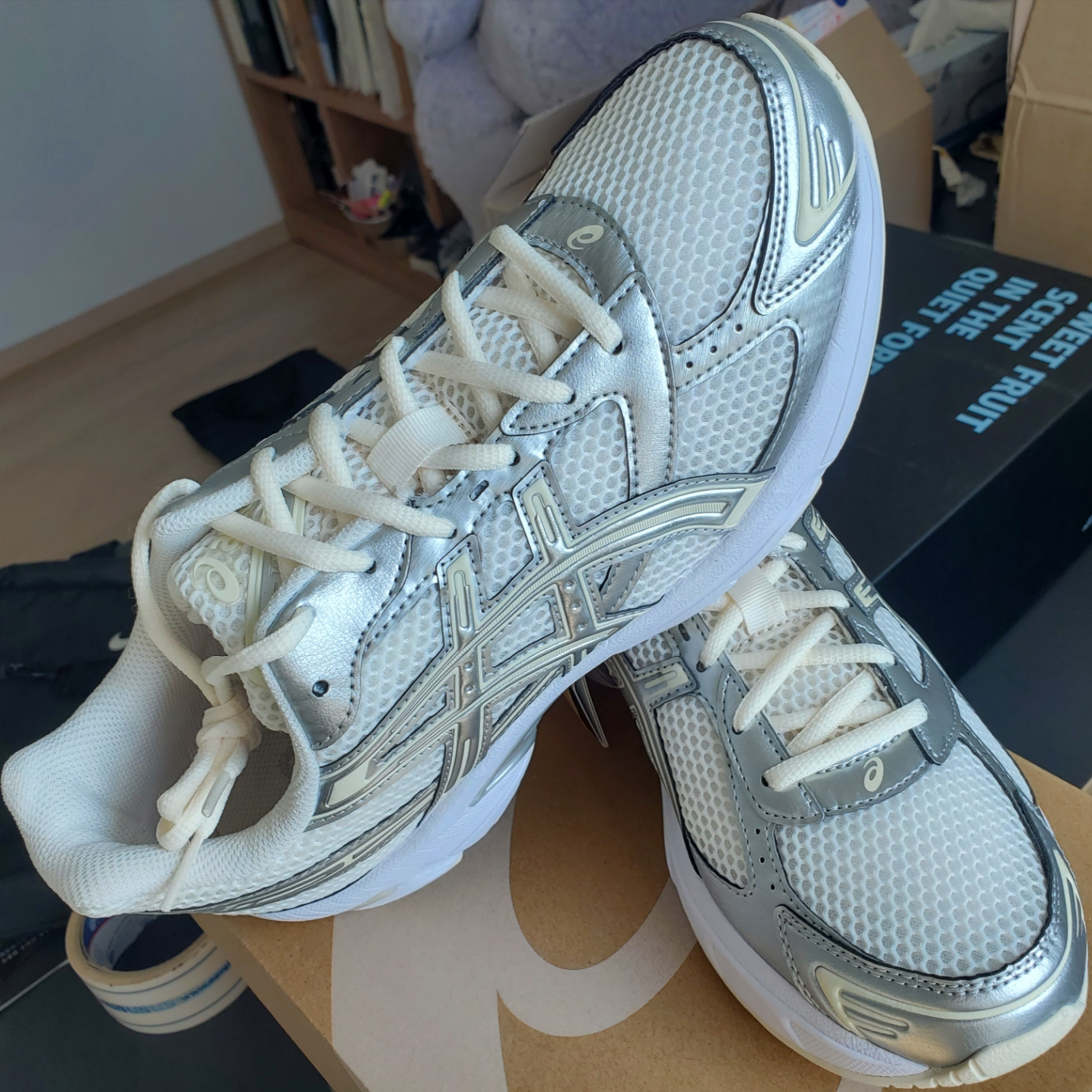 (W) Asics Gel-1130 Cream Pure Silver 착용 스타일
