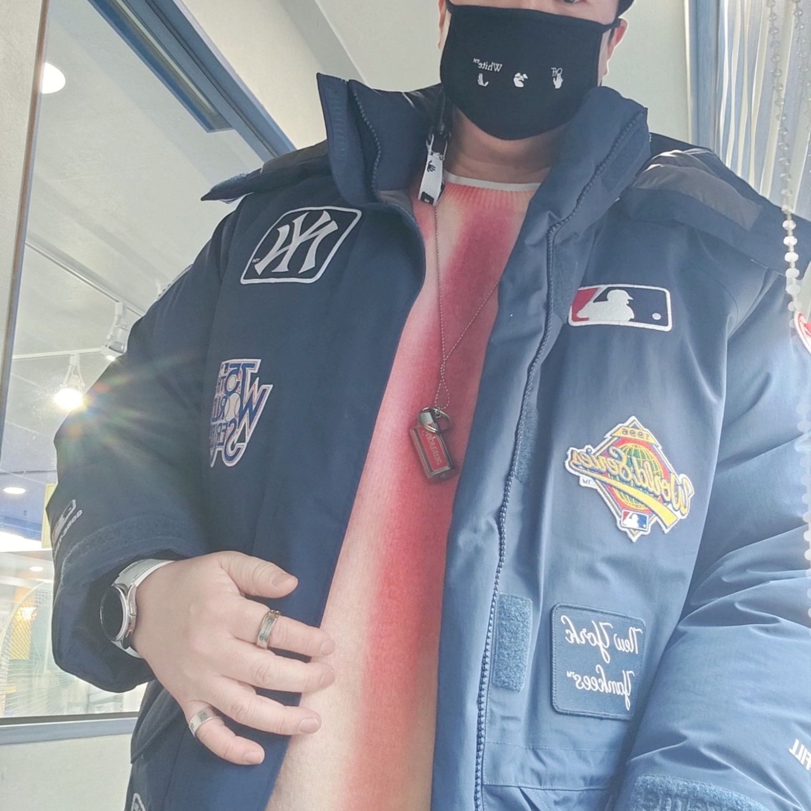 Supreme x New York Yankees Gore-Tex 700-Fill Down Jacket Navy - 21FW, Supreme Metal Lighter Holster - 19SS 착용 스타일 - 2