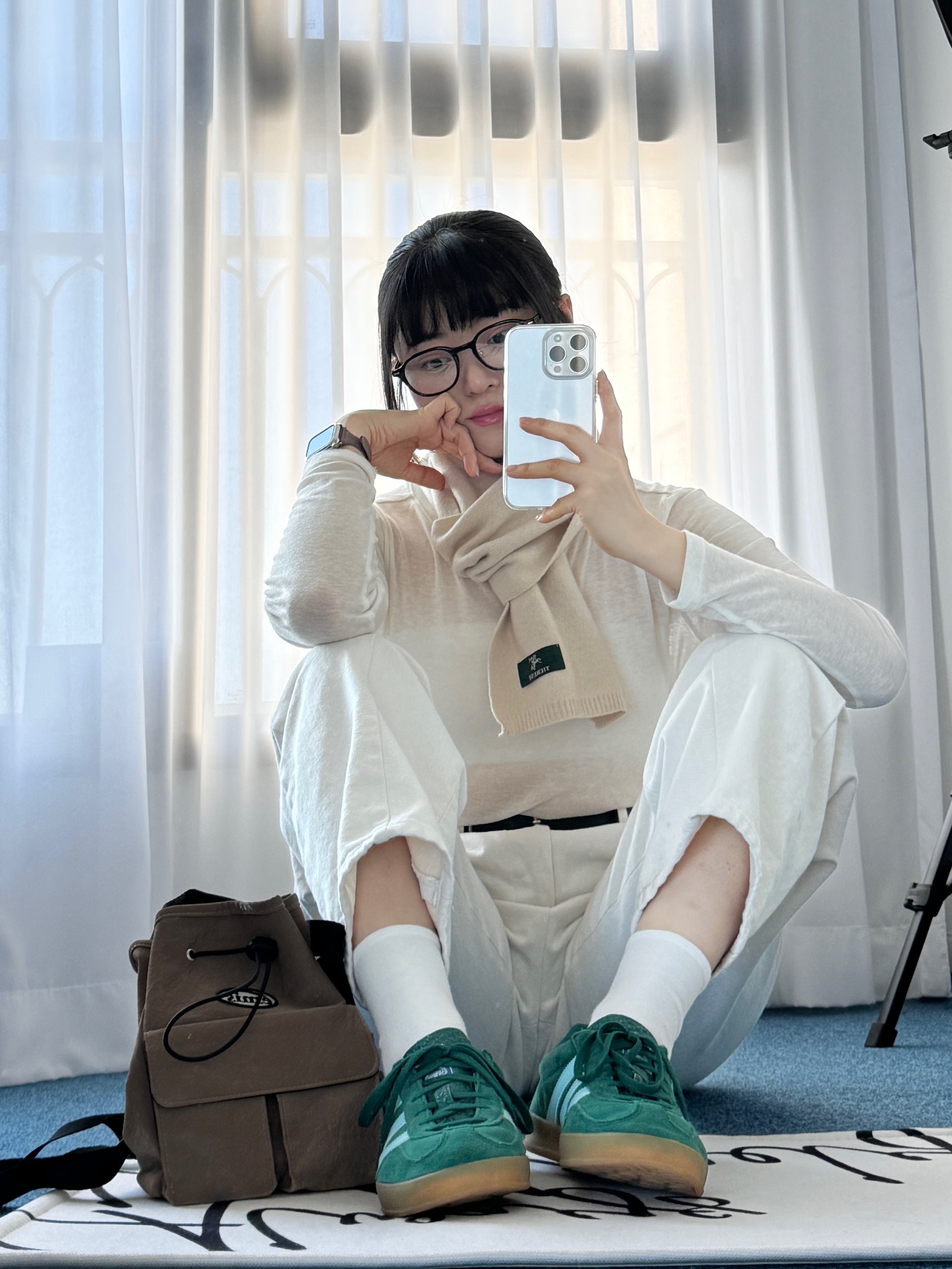 Emis Mini Wappen Pocket Backpack Beige, Adidas Gazelle Indoor Collegiate Green Hazy Sky 착용 스타일