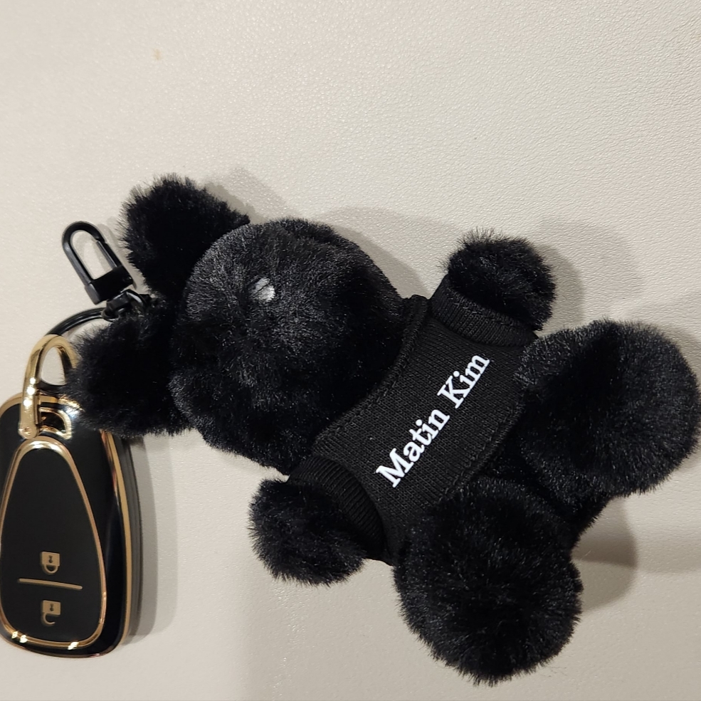 Matin Kim Black Bunny Toy Keyring Black 착용 스타일