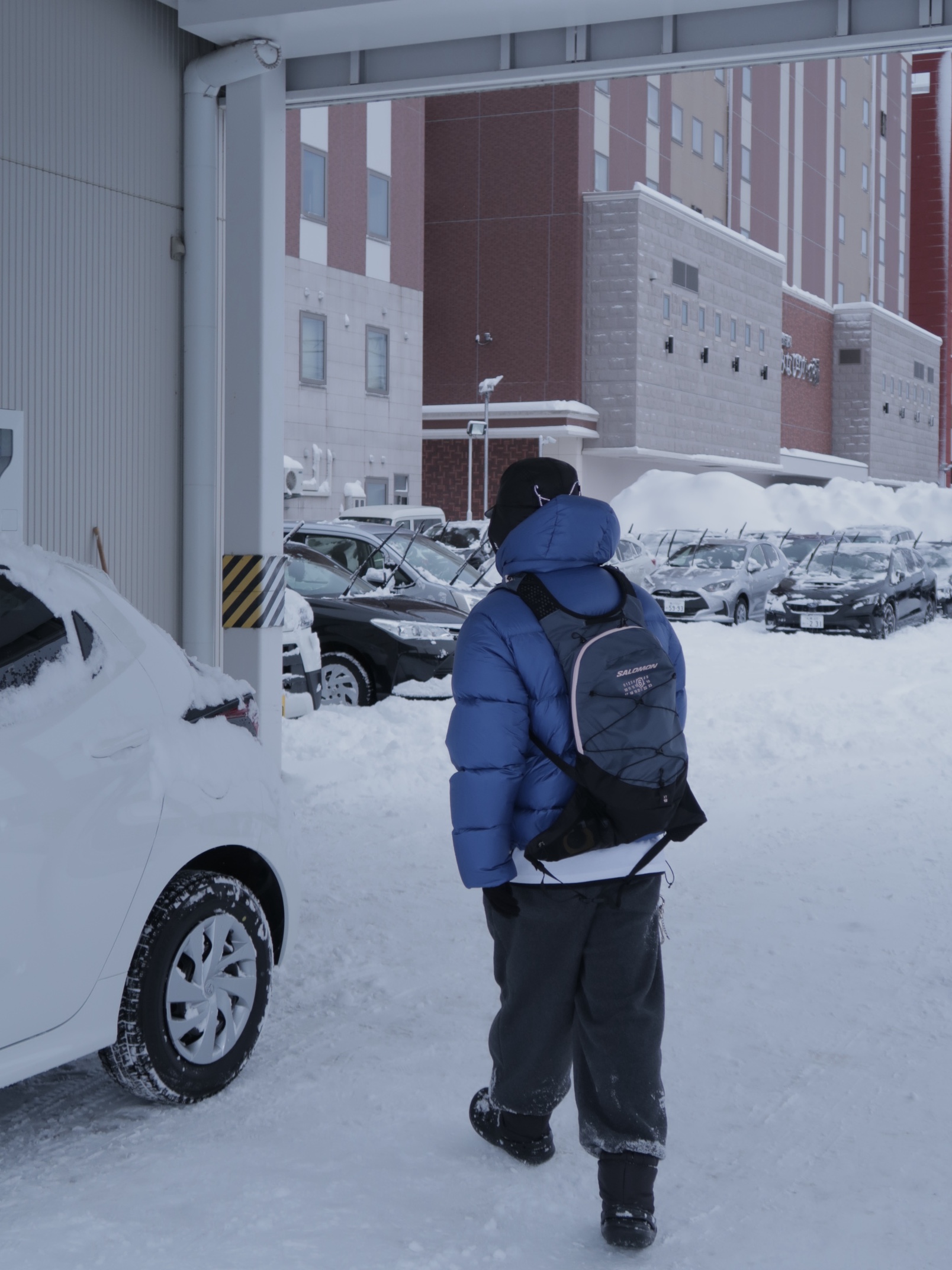 Stussy Down Parka Micro Ripstop Royal Blue, Gentle Monster x Maison Margiela MM004 Grey Black 착용 스타일 - 5