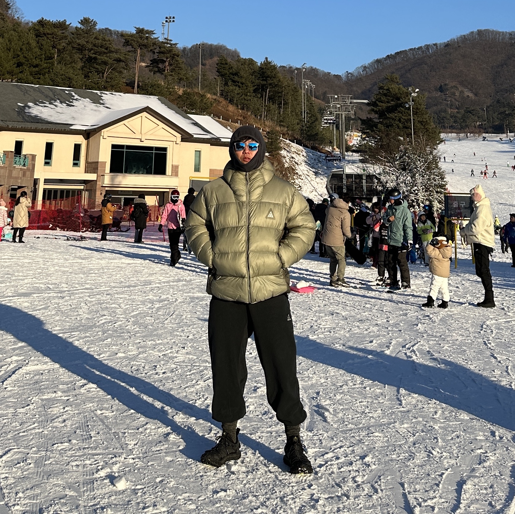 Nike ACG Therma-Fit ADV Lunar Lake Puffer Jacket Light Army - Asia, Nike ACG Polartec Wolf Tree Pants Off Noir - Asia 착용 스타일