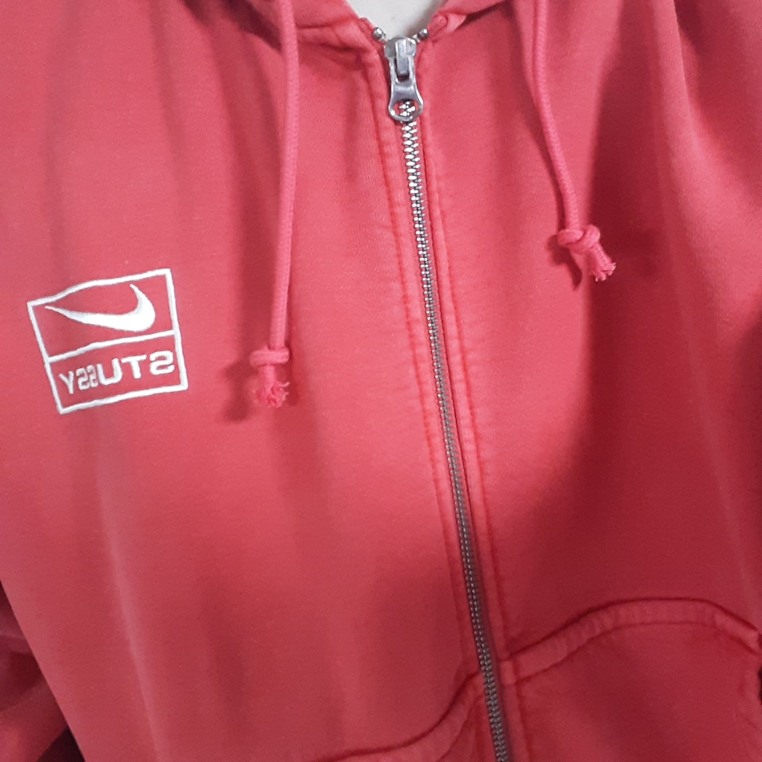 Nike x Stussy Full Zip Pigment Dyed Fleece Hoodie Habanero Red (FJ9161-642) 착용 스타일 - 1