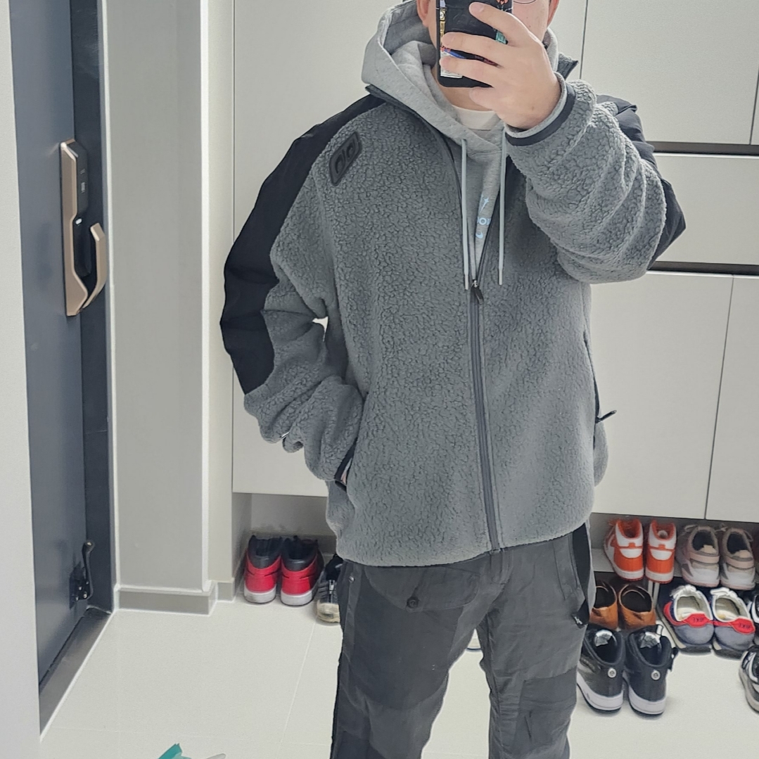 Nike x Drake Nocta 8K Peaks Track Jacket Iron Grey (DV3635-068) 착용 스타일