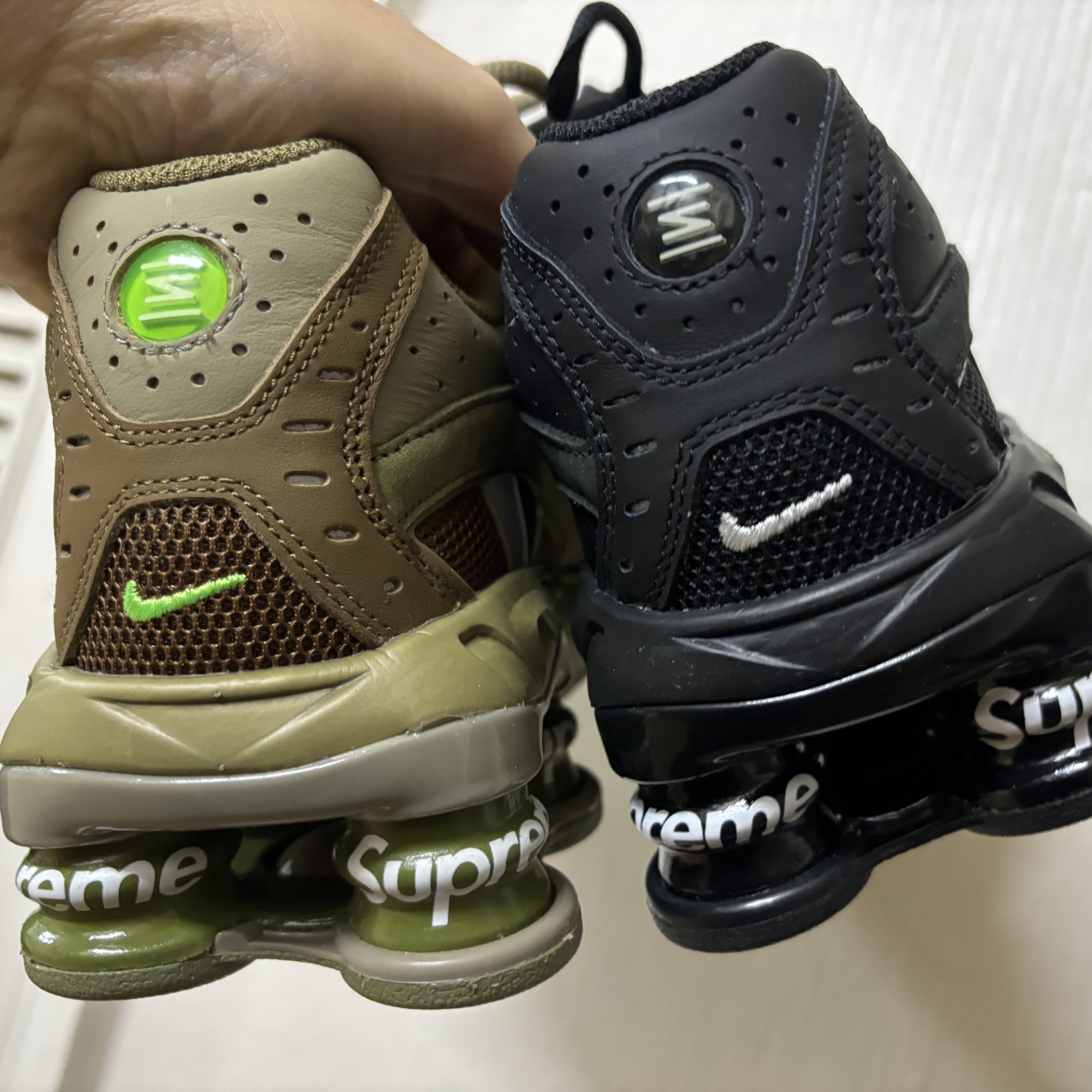 Nike x Supreme Shox Ride 2 SP Neutral Olive, Nike x Supreme Shox Ride 2 SP Black 착용 스타일 - 1