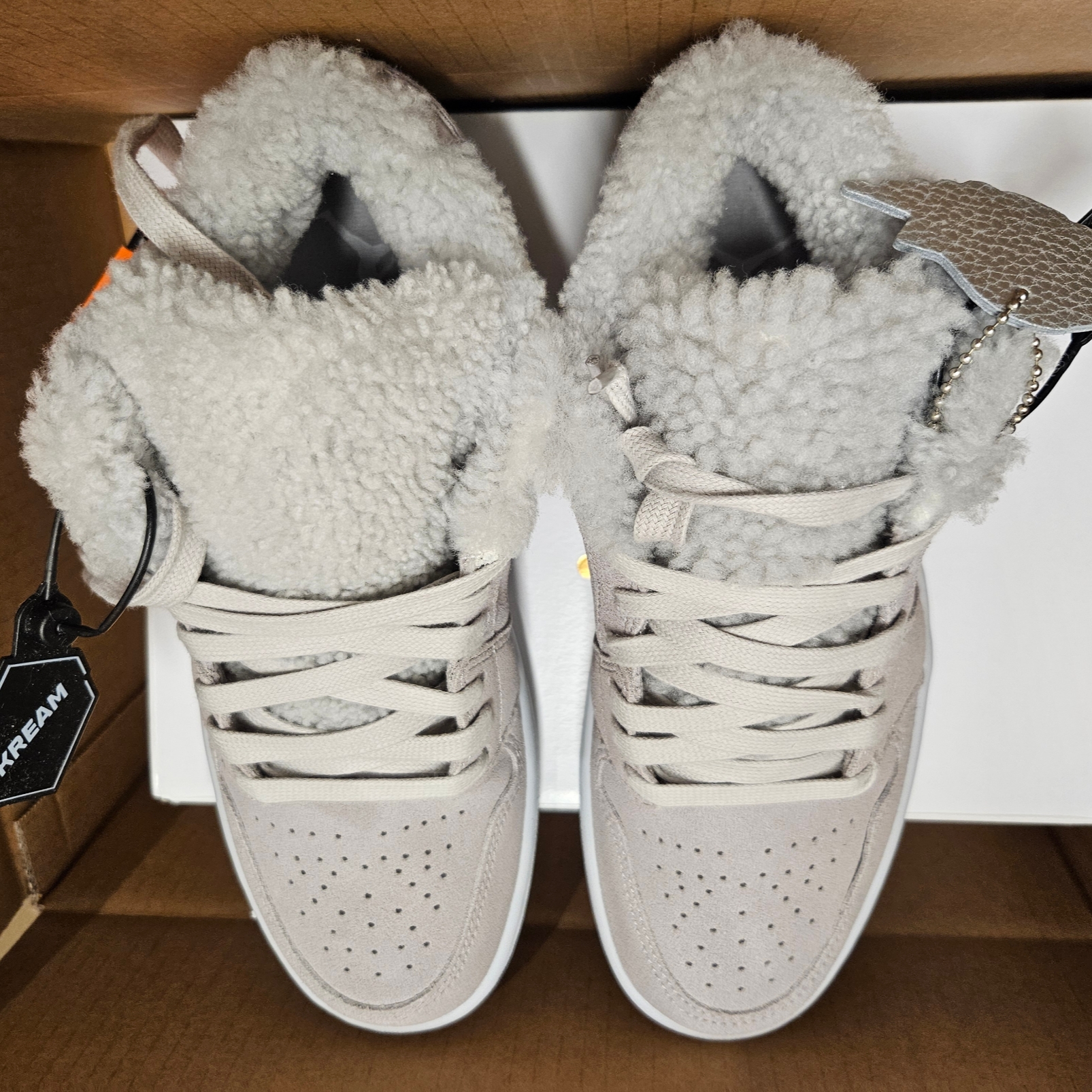 (W) Jordan 1 Low SE Sherpa Fleece 착용 스타일 - 3