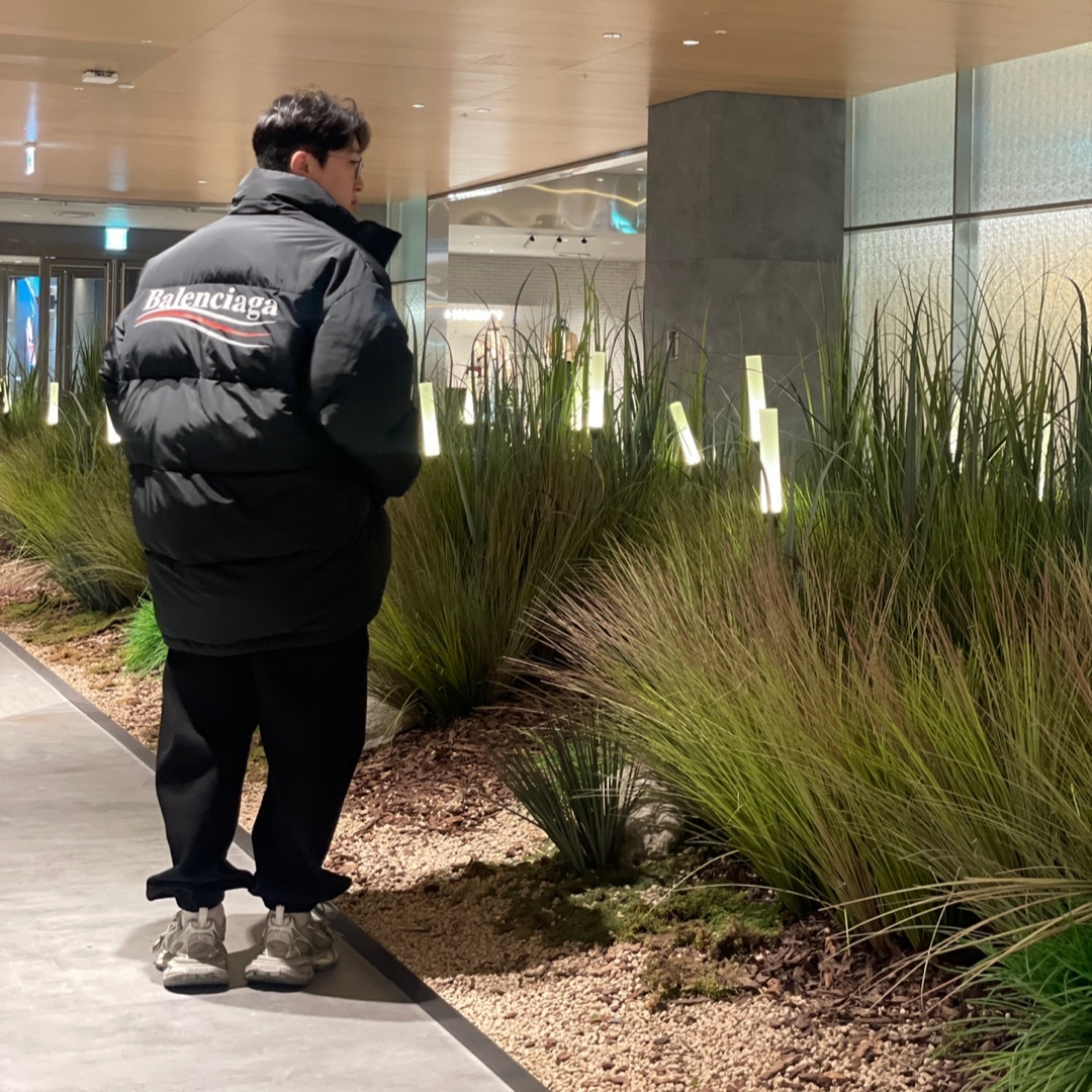 Balenciaga 3XL Sneakers Light Beige, Undermycar Mu.03 Anti Fxxking Logo Play Oversized Sweat Jogger Black 착용 스타일