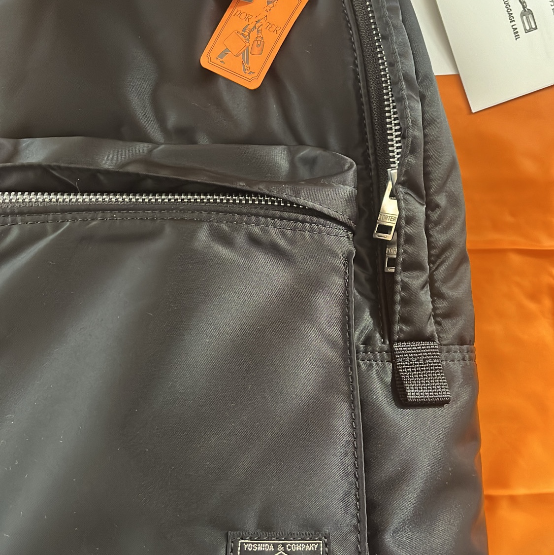Porter Tanker Backpack Black 착용 스타일