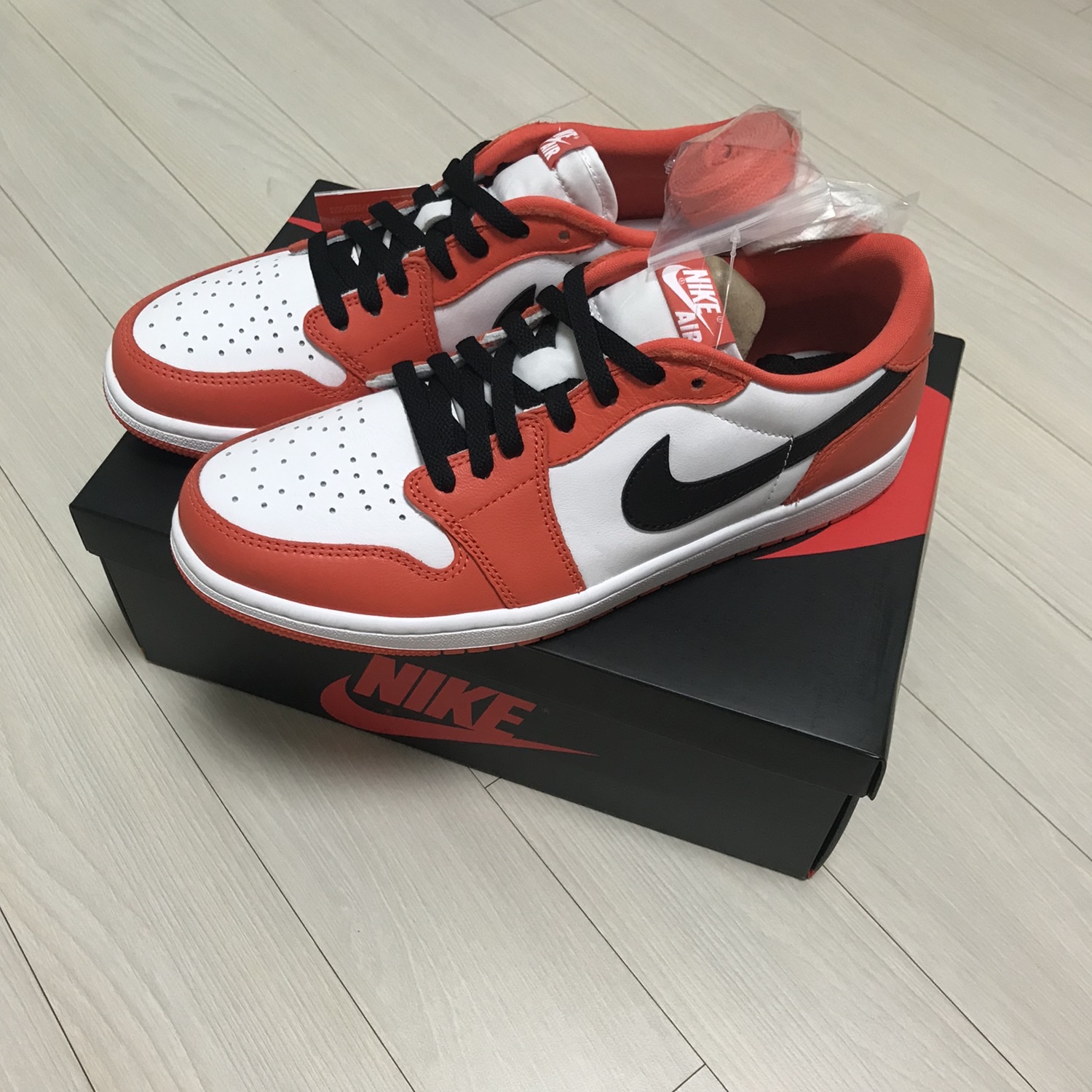 Jordan 1 Low OG Starfish 착용 스타일