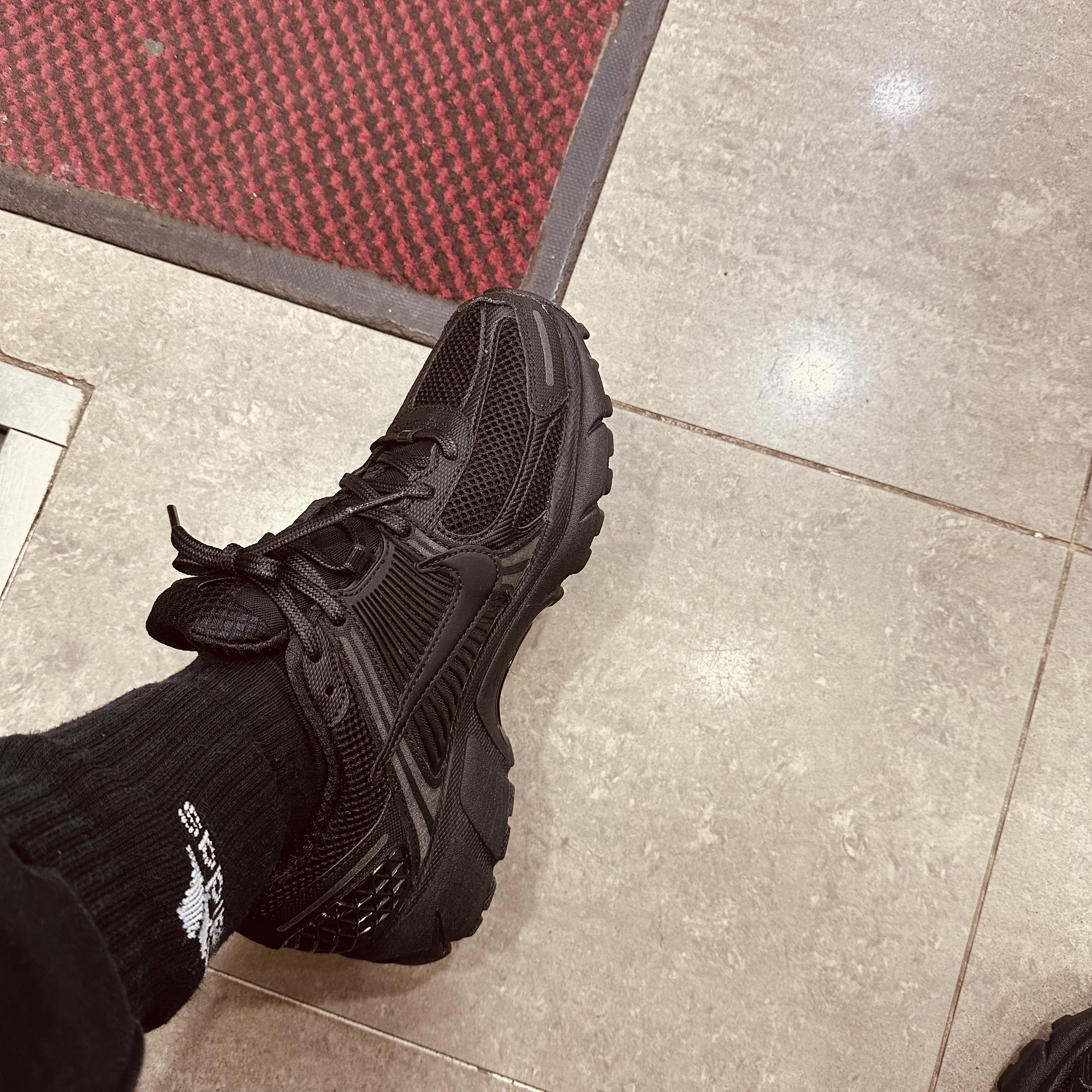Nike Zoom Vomero 5 SP Black 착용 스타일