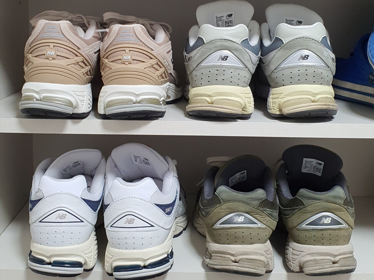 New Balance 2002R White, New Balance 2002R Grape Leaf 착용 스타일