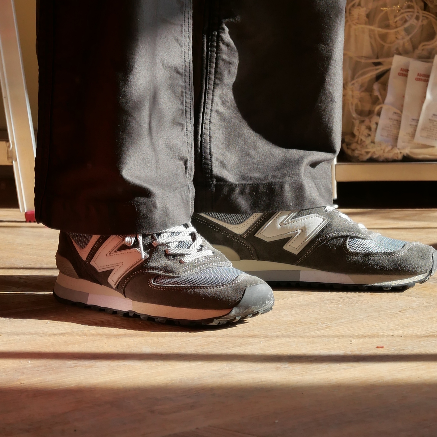 New Balance 576 Made in UK Grey 착용 스타일 - 1