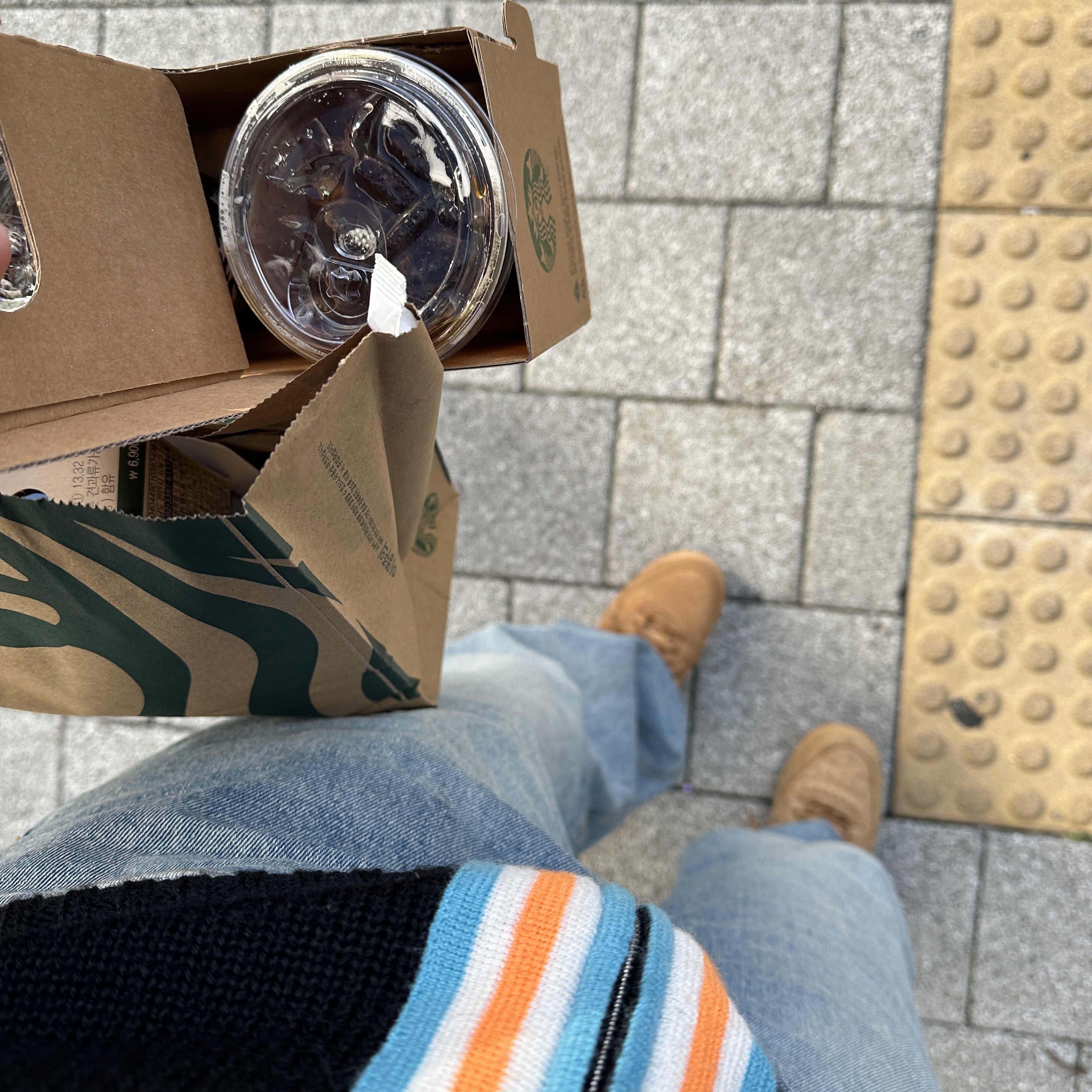 Nike Air Force 1 '07 WB Flax 착용 스타일