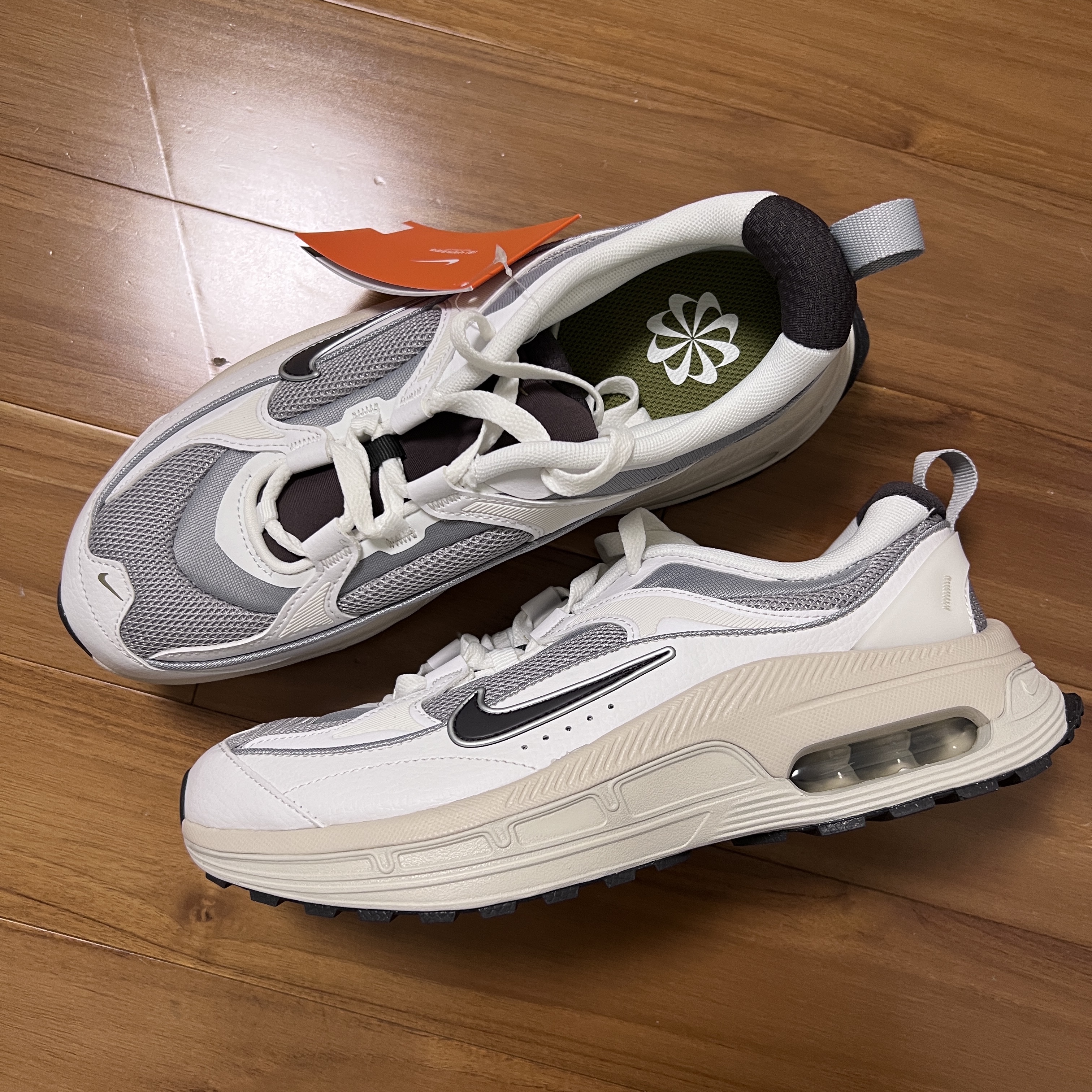 (W) Nike Air Max Bliss Next Nature Wolf Grey 착용 스타일