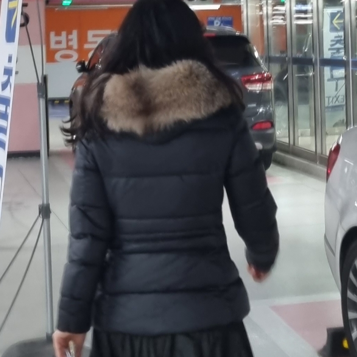 (W) Moncler Boed Short Down Jacket Black - 23FW 착용 스타일