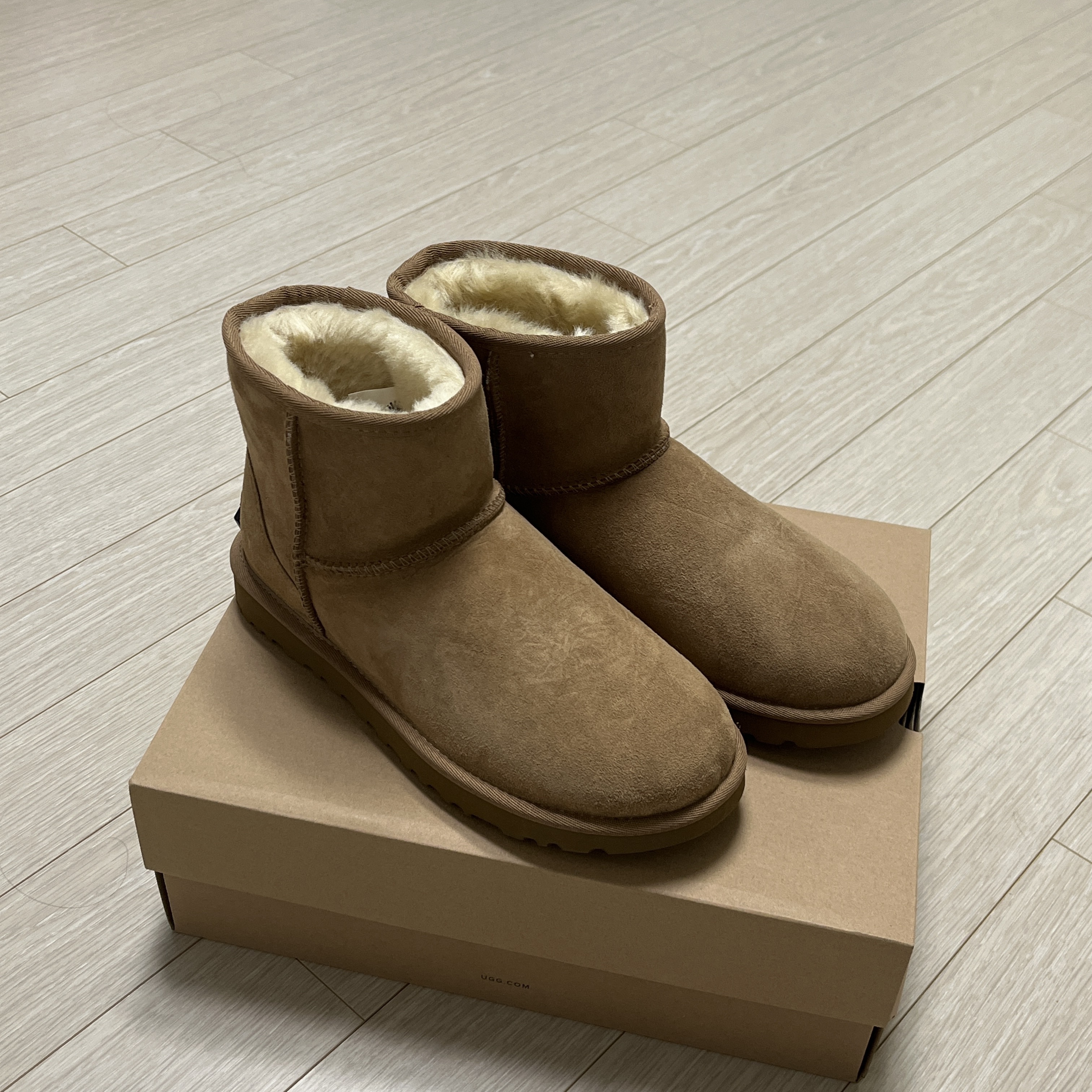 (W) UGG Classic Mini II Boots Chestnut 착용 스타일 - 1