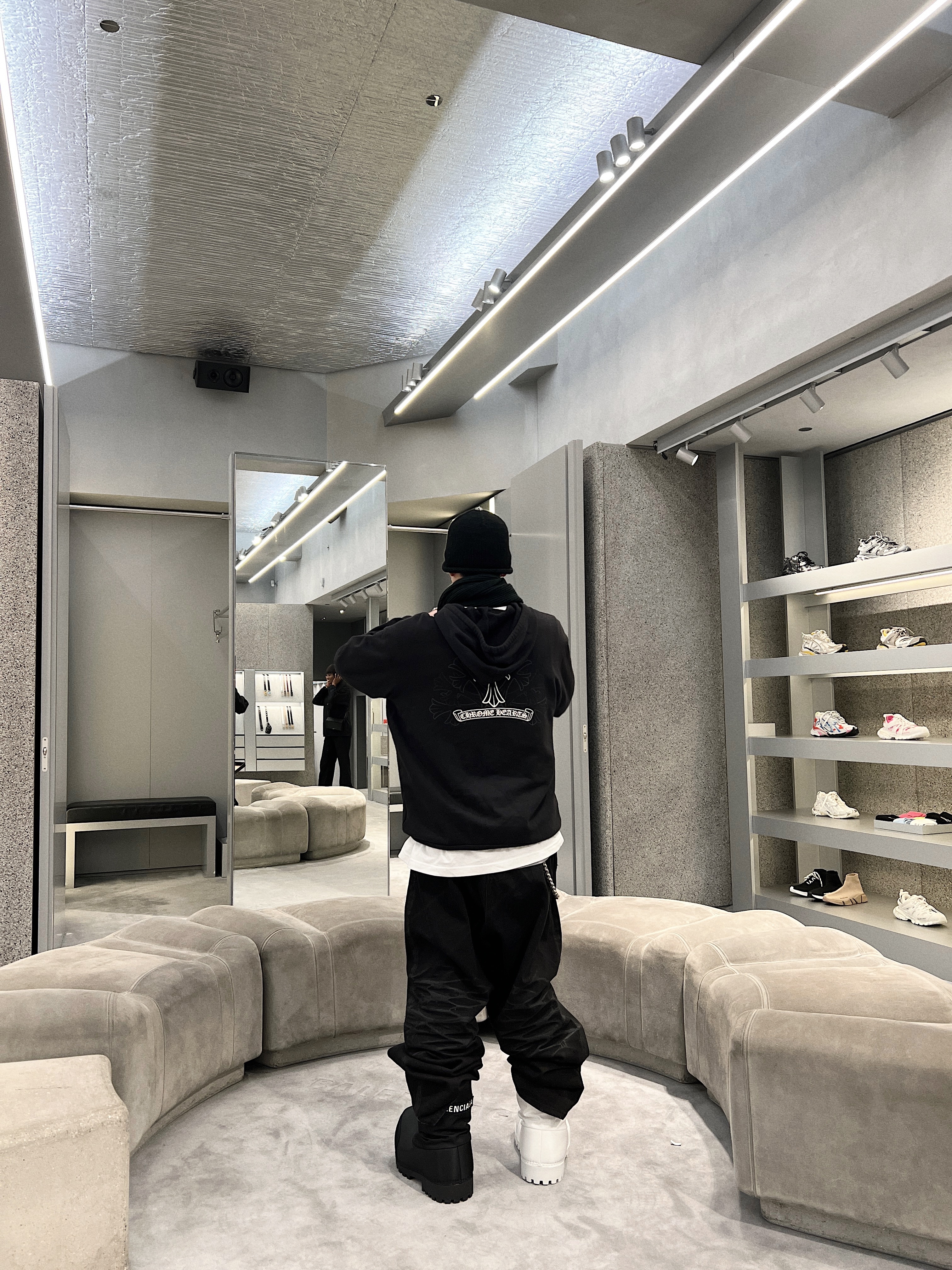 Balenciaga Skiwear Alaska Nylon Low Boot Black, Project G/R Backward Denim Pants Black 착용 스타일 - 7