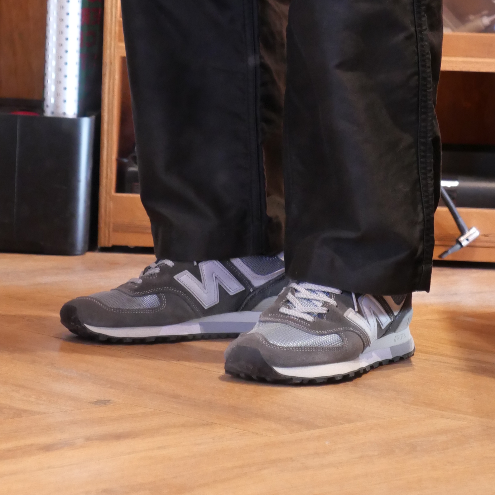 New Balance 576 Made in UK Grey 착용 스타일 - 3