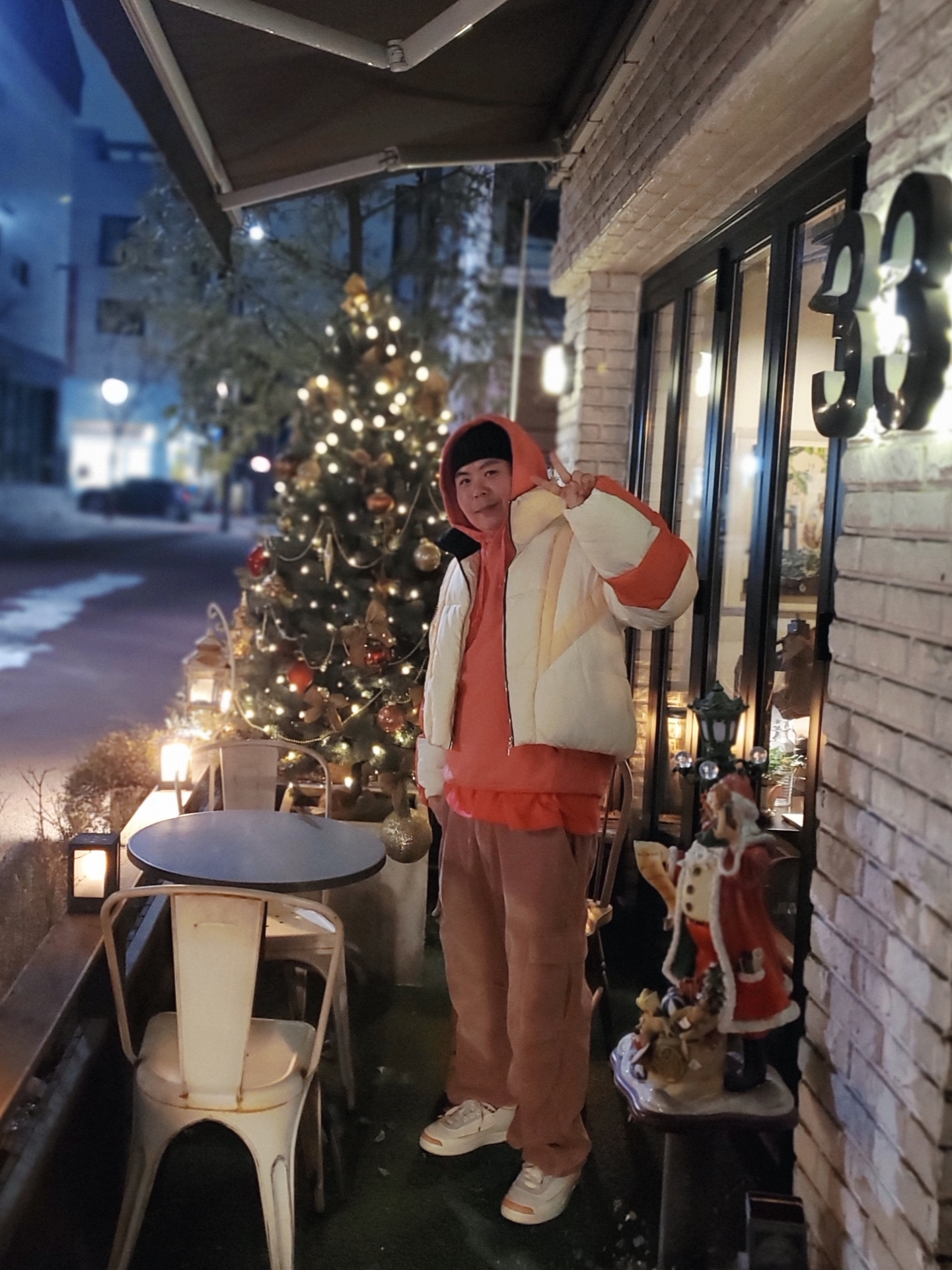 조던 2 x 메종 샤또 루즈 레트로 SP 오렌지 앤 세일 착용 스타일