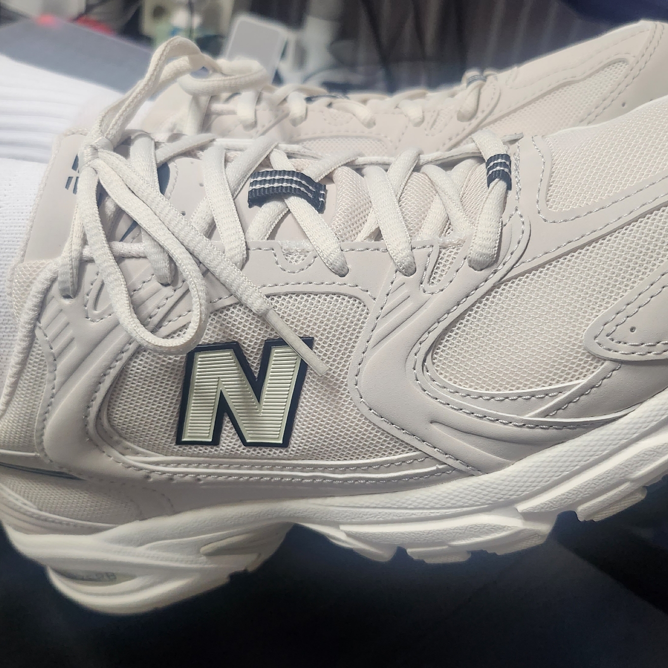 New Balance 530 Ivory 착용 스타일 - 3