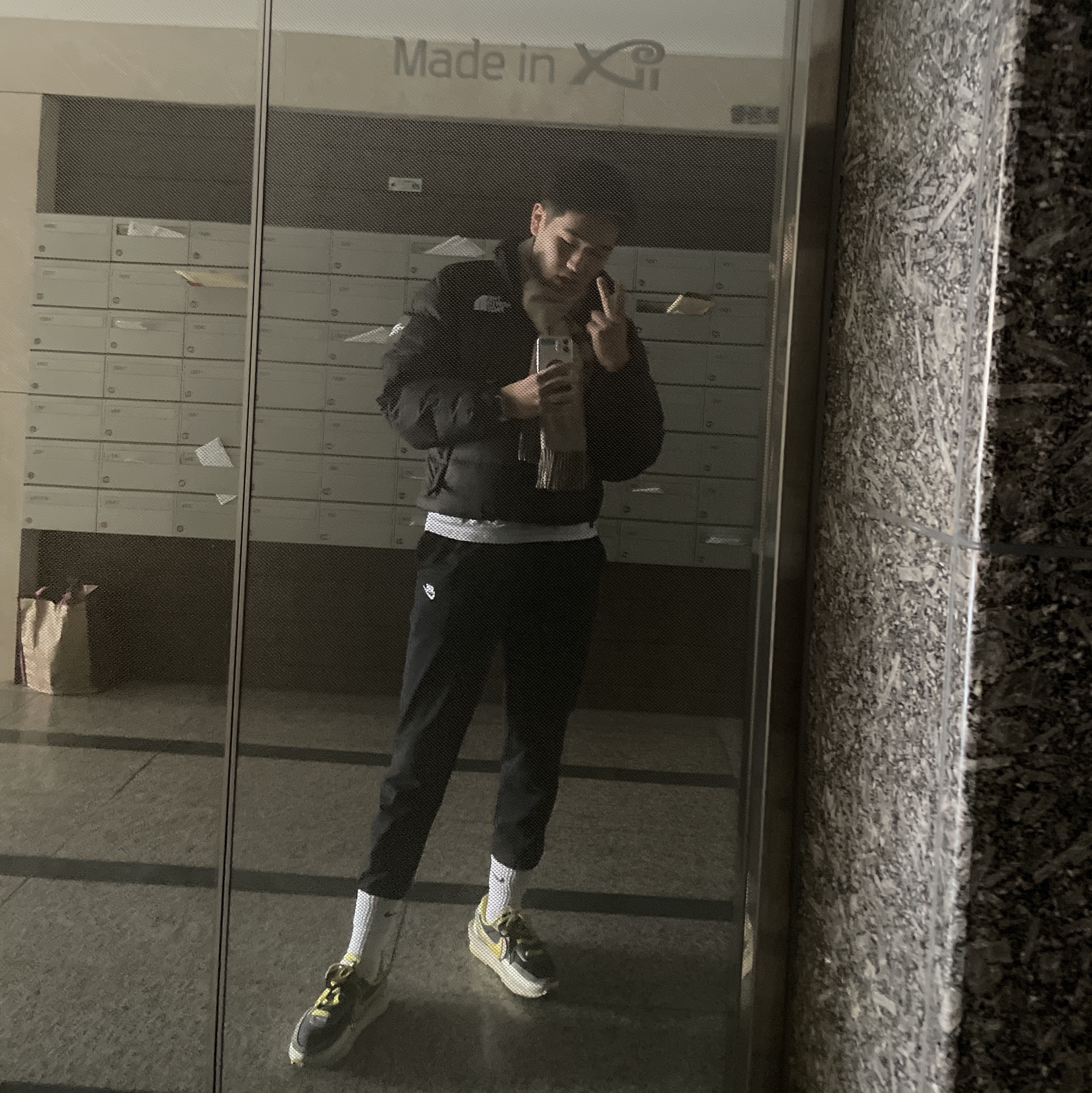 Nike x Sacai x Undercover LDWaffle Black Bright Citron 착용 스타일