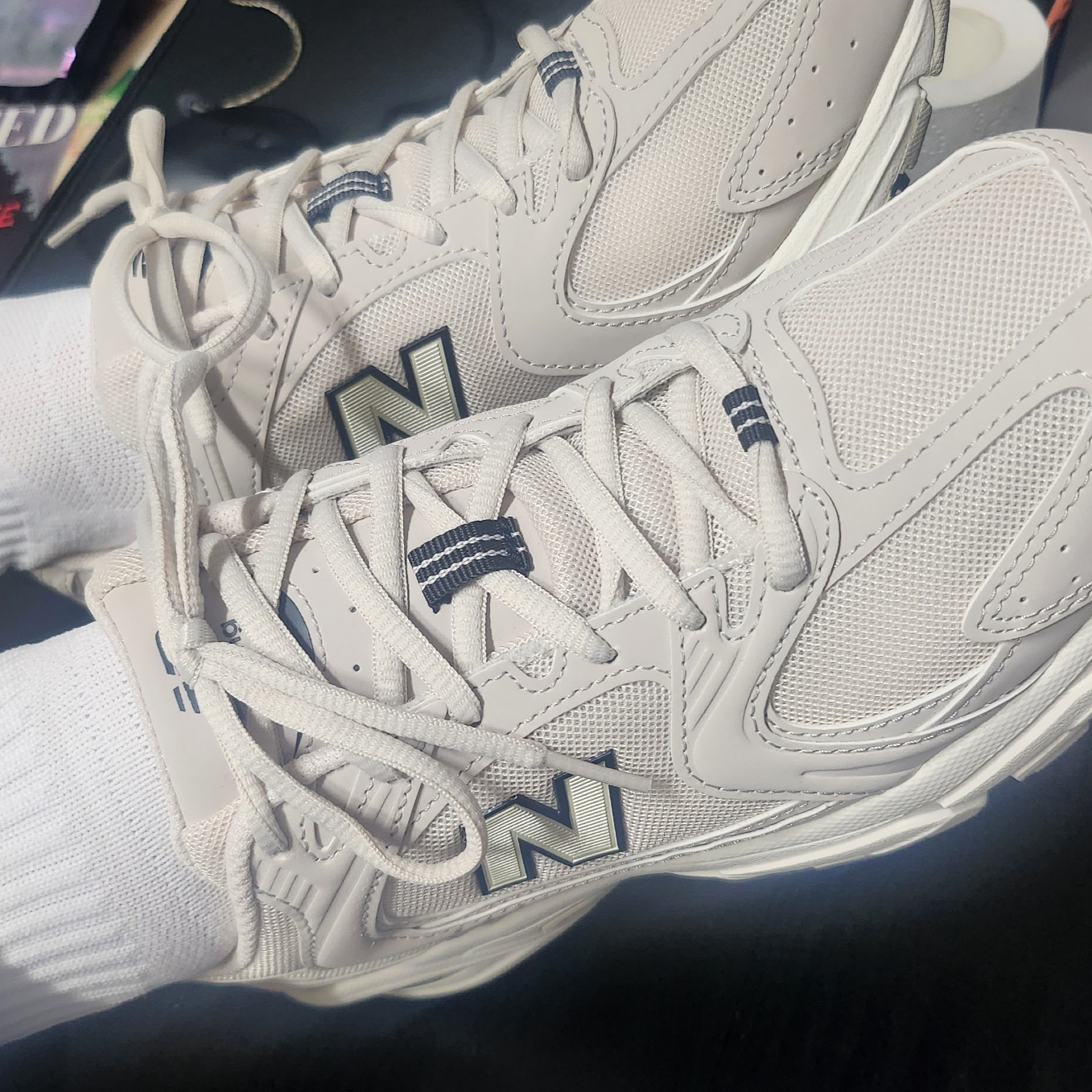 New Balance 530 Ivory 착용 스타일 - 4