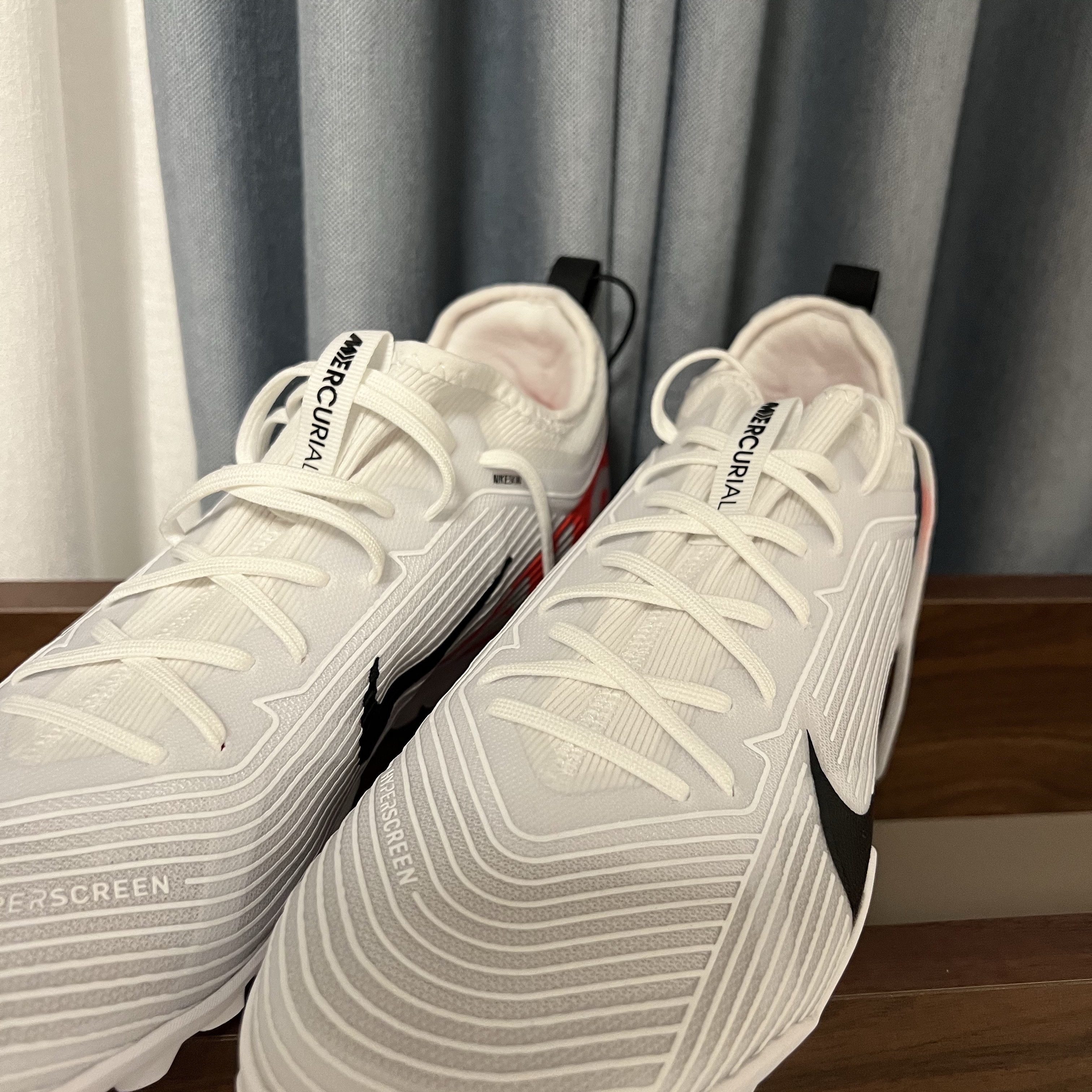 Nike Zoom Mercurial Vapor 15 Pro TF Bright Crimson White 착용 스타일