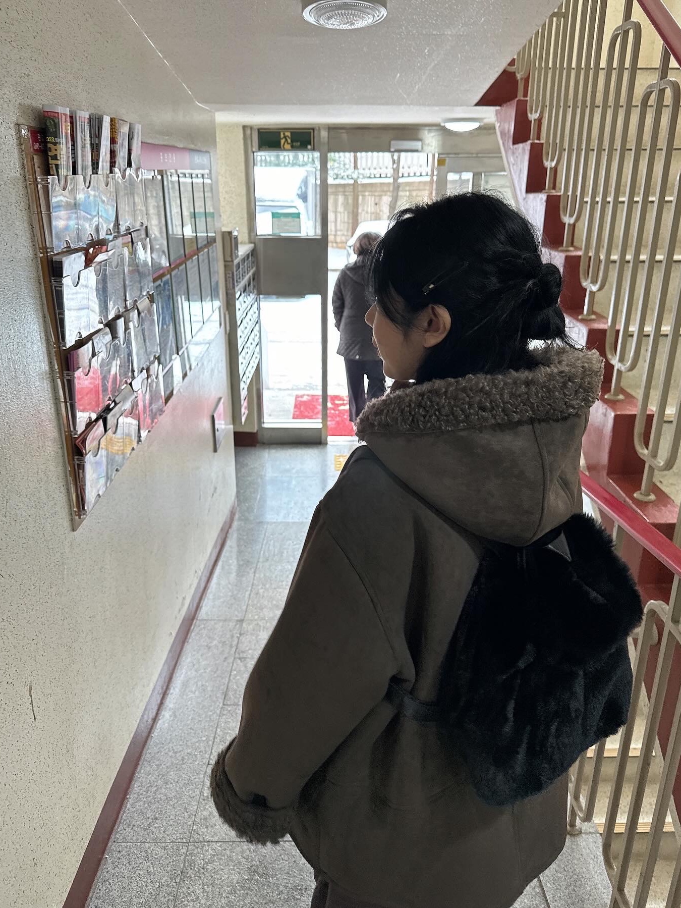 (W) 어그 클래식 미니 플랫폼 부츠 체스트넛 착용 스타일 - 6
