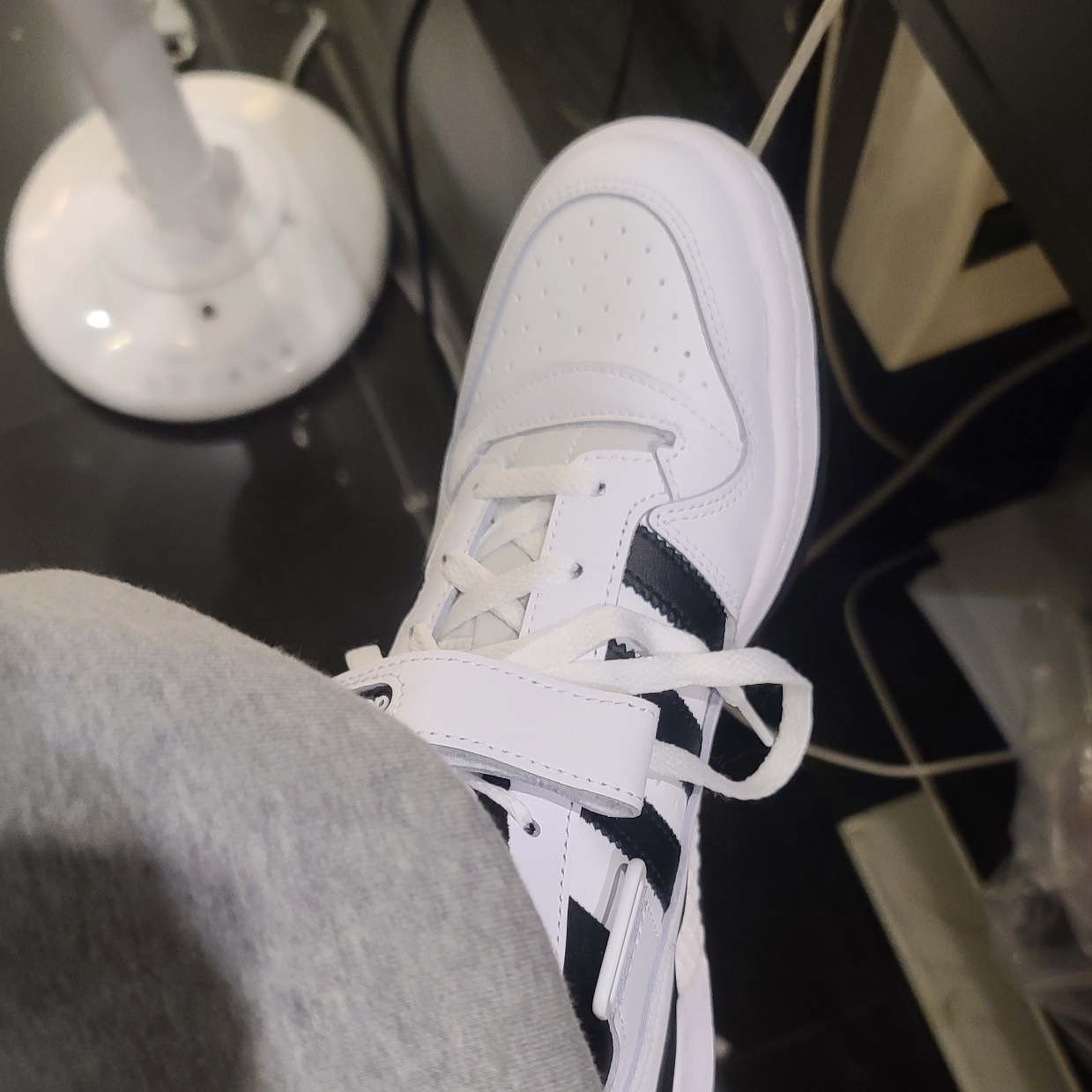 Adidas Forum Low White Black 착용 스타일